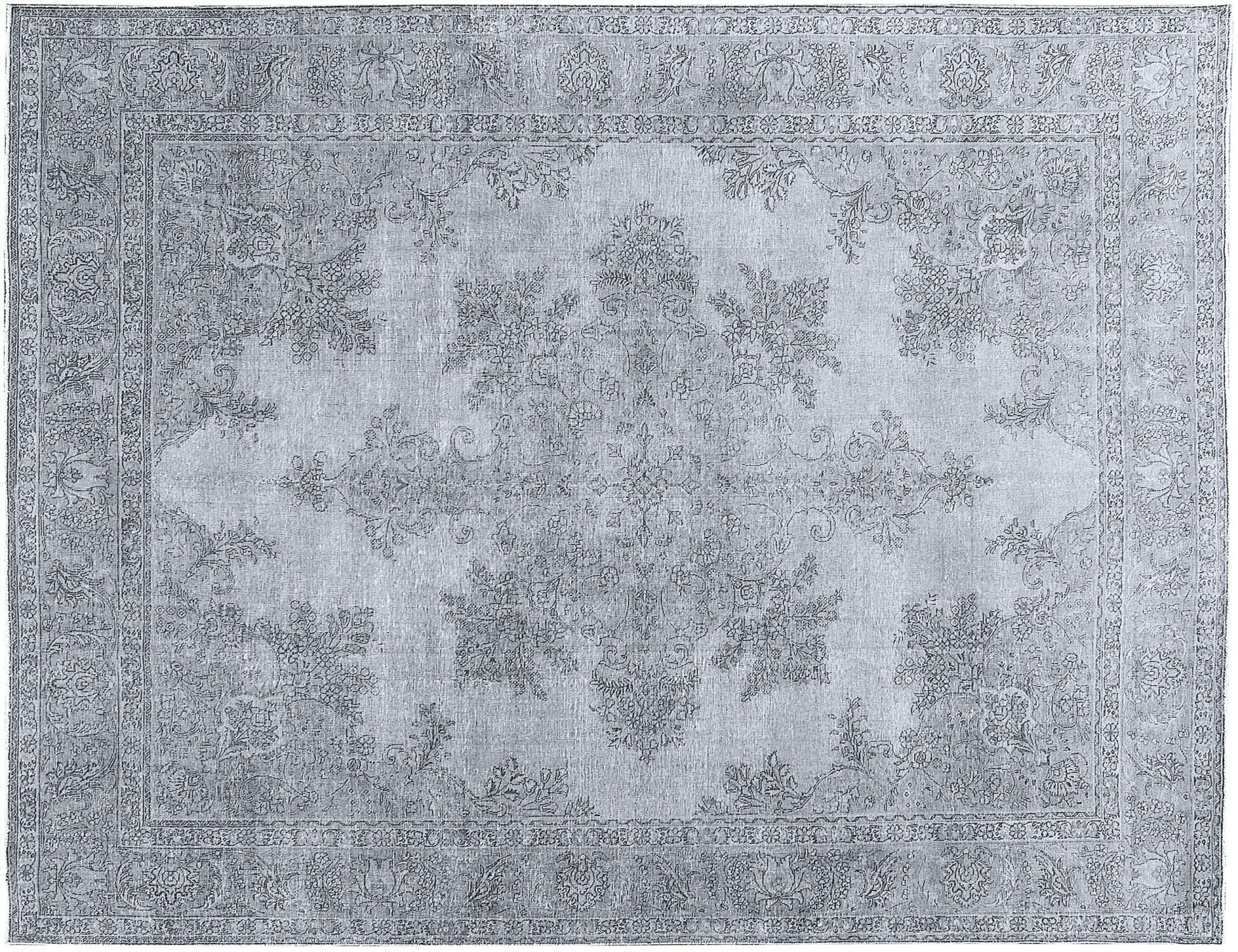 Vintage    <br/>377 x 304 cm