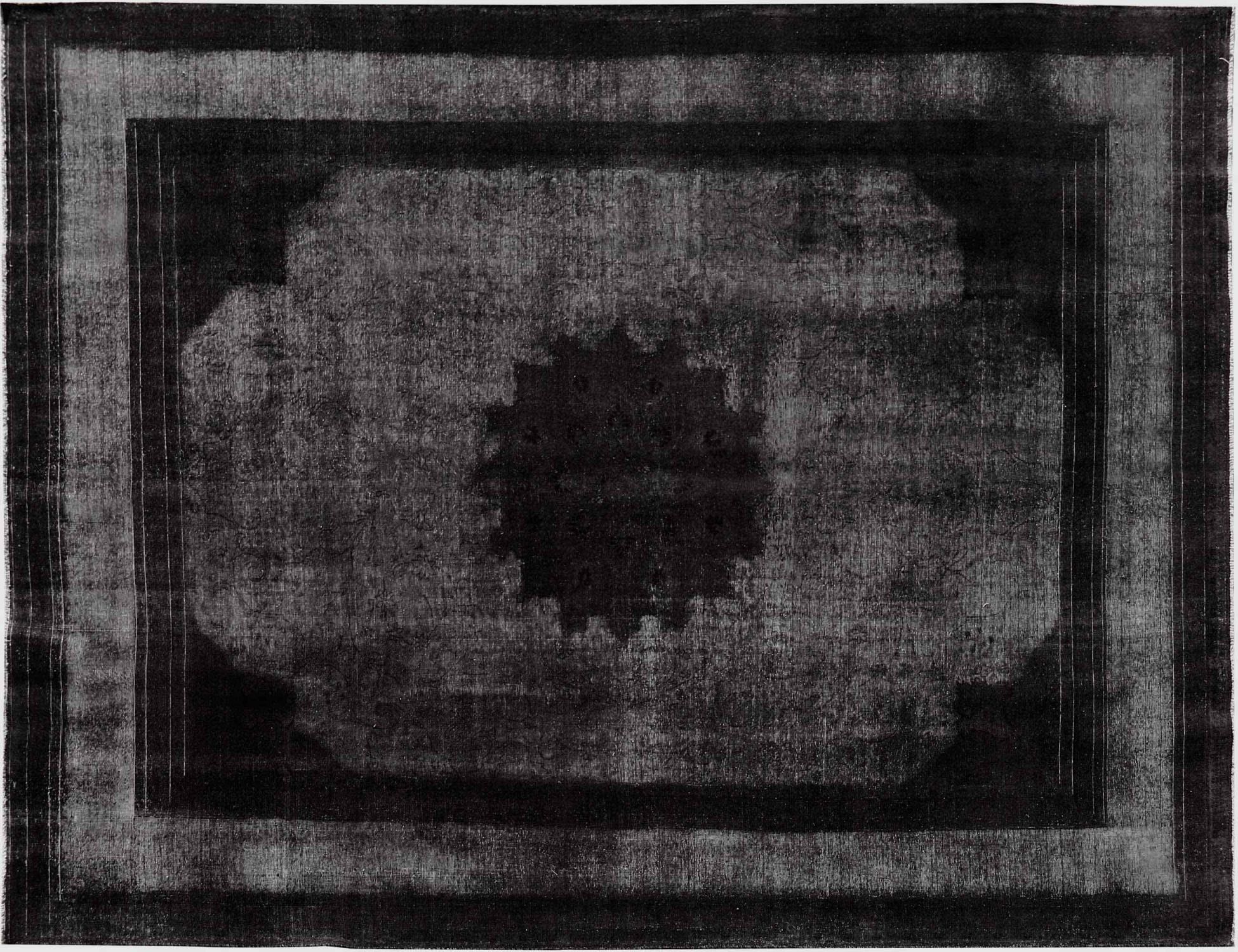 Vintage    <br/>389 x 291 cm