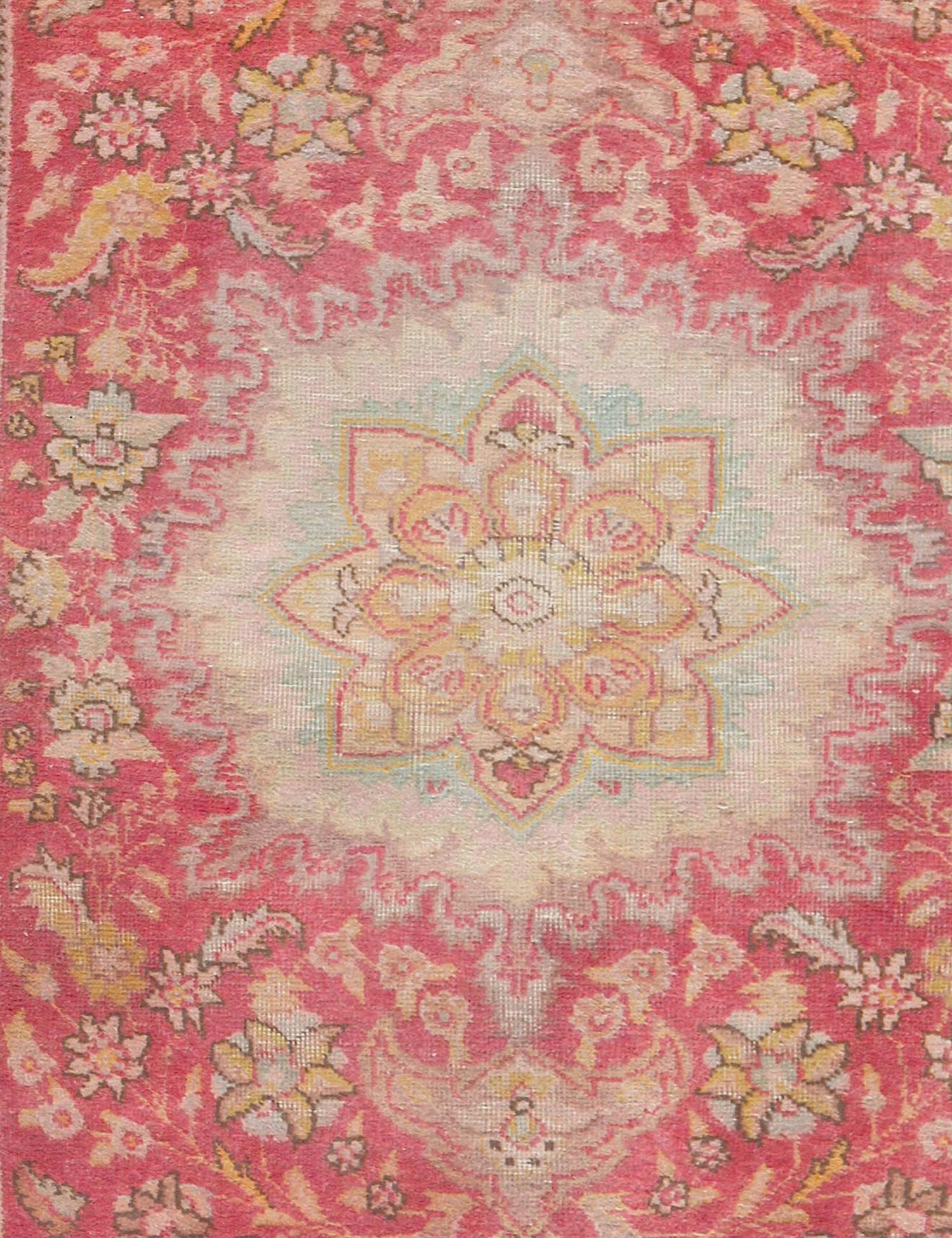 Retro Rug  <br/>142 x 92 cm