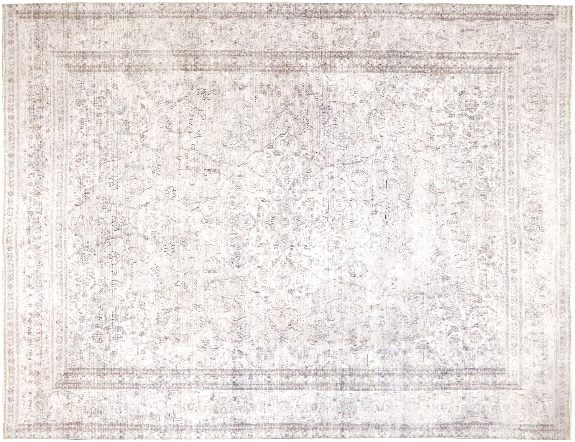 Persian Vintage    <br/>380 x 277 cm