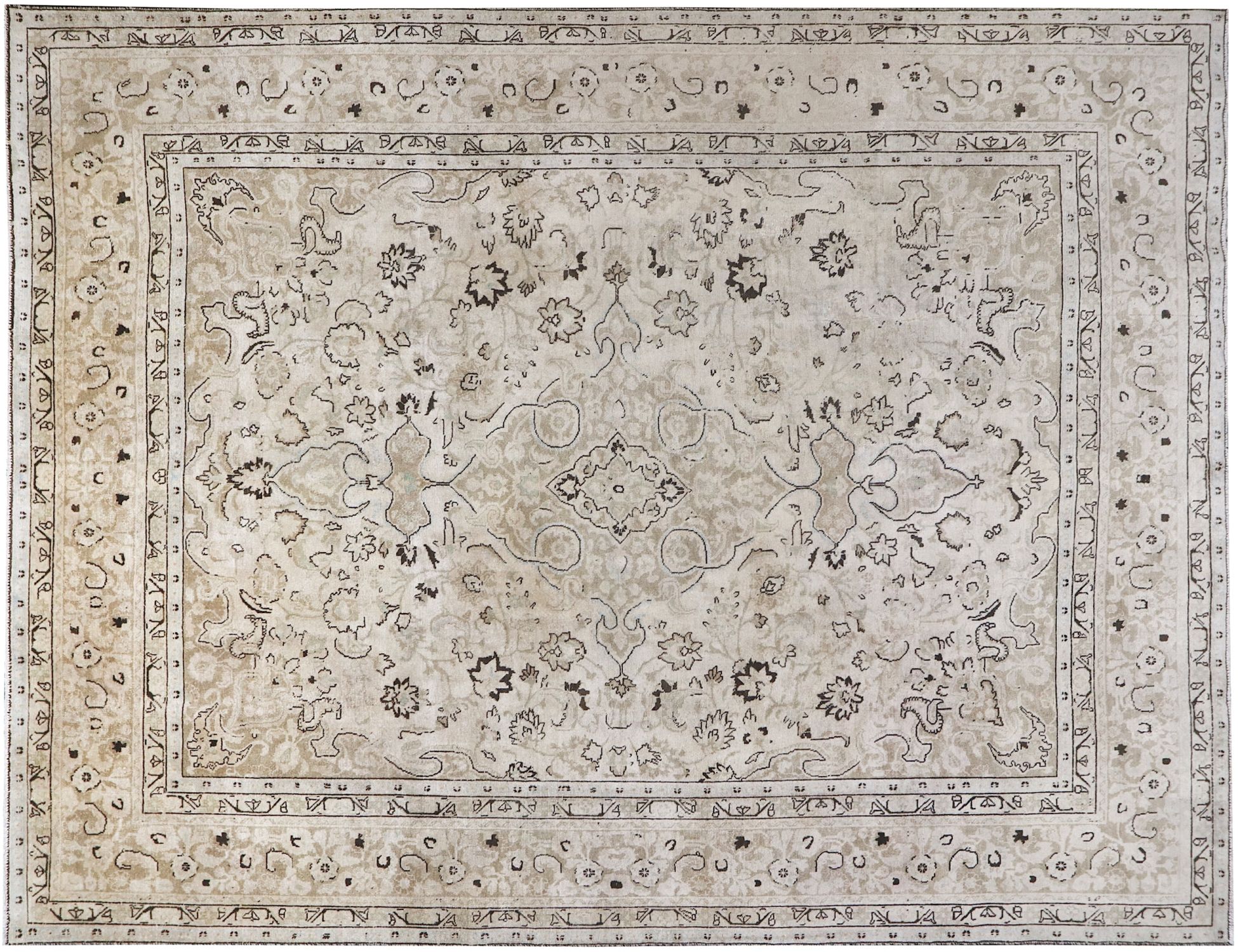 Persian Vintage    <br/>370 x 292 cm