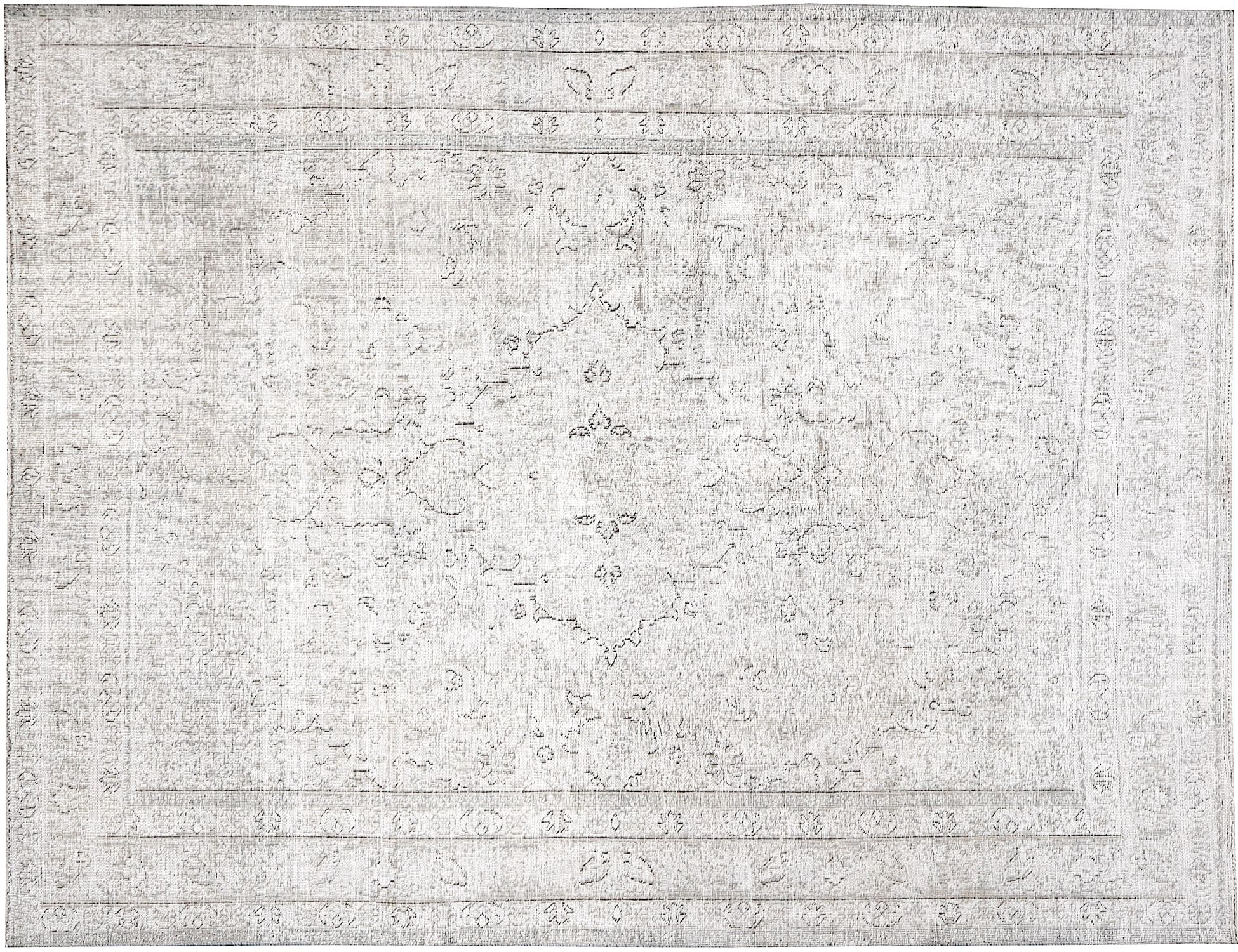 Persian Vintage    <br/>280 x 190 cm