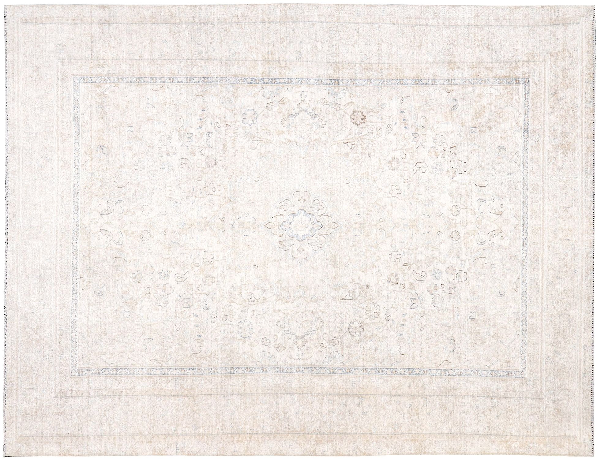 Persian Vintage    <br/>322 x 231 cm