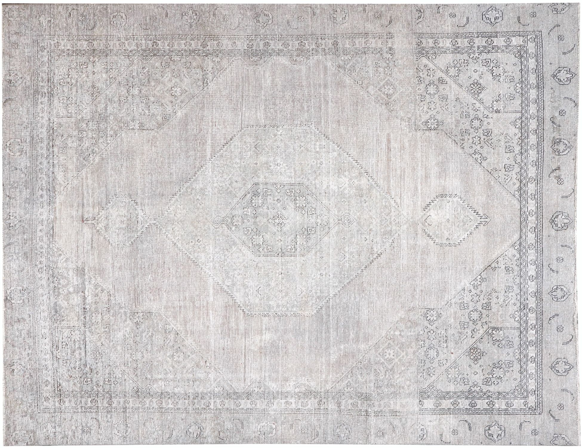 Persian Vintage    <br/>350 x 265 cm