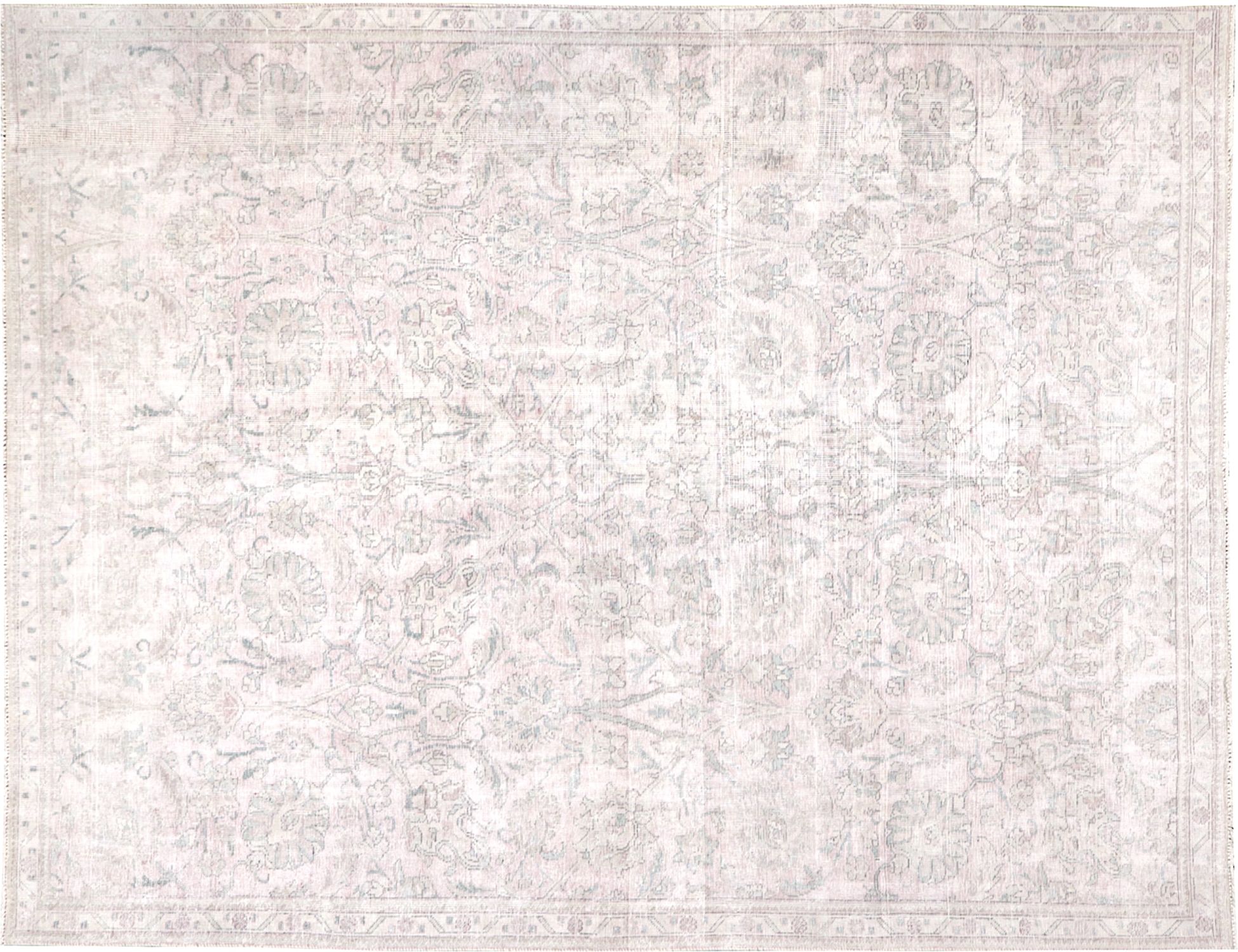 Persian Vintage    <br/>320 x 230 cm