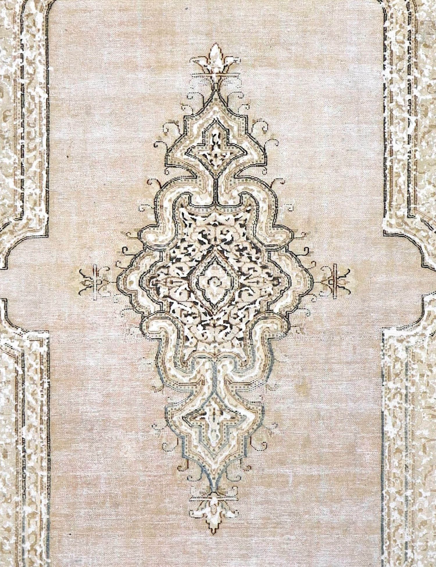 Persian Vintage    <br/>328 x 230 cm