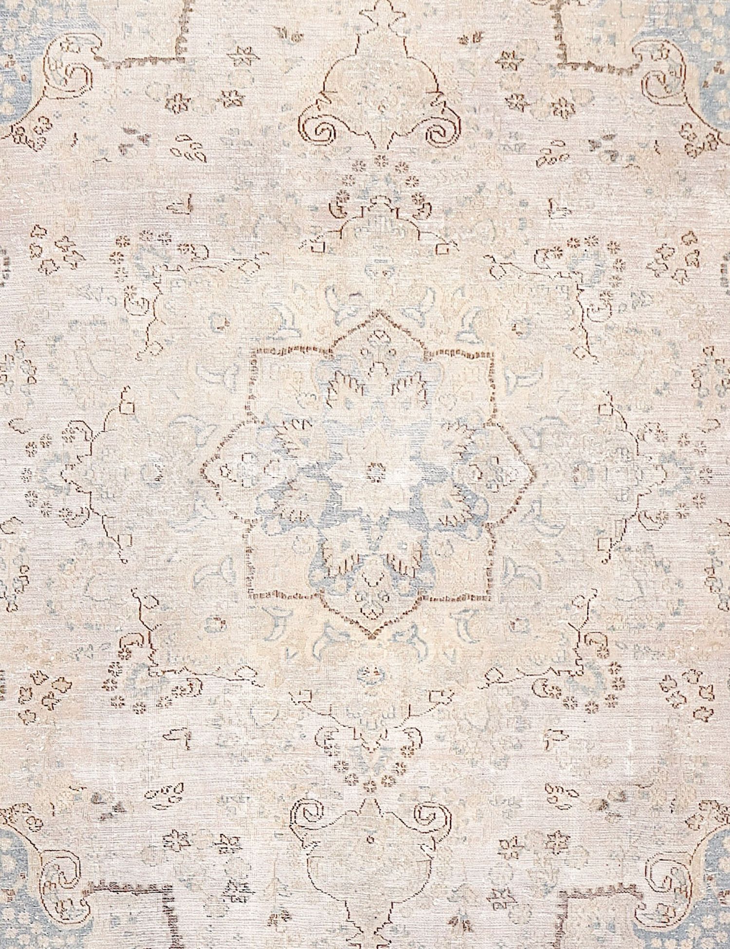 Persian Vintage    <br/>334 x 254 cm