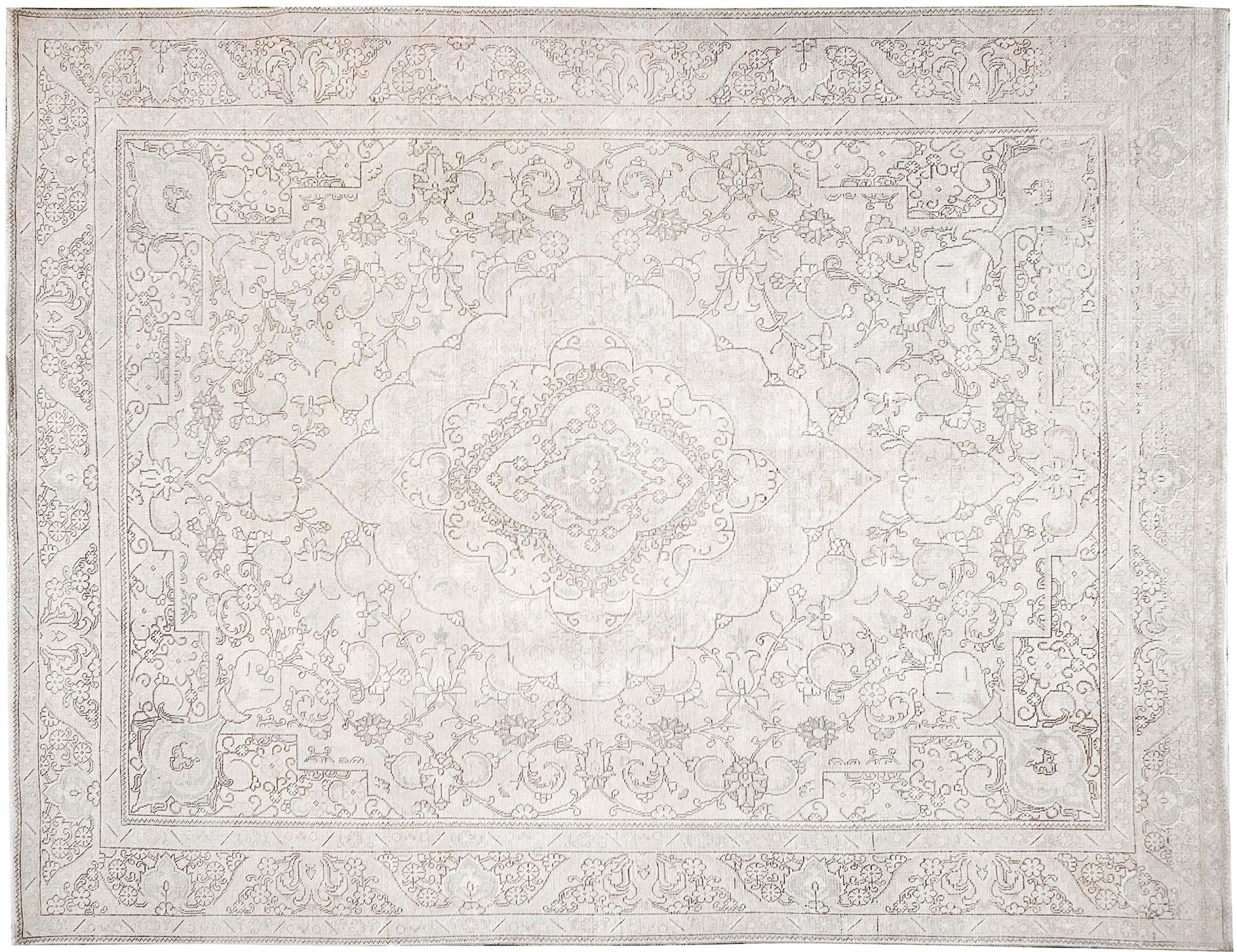 Persian Vintage    <br/>380 x 280 cm