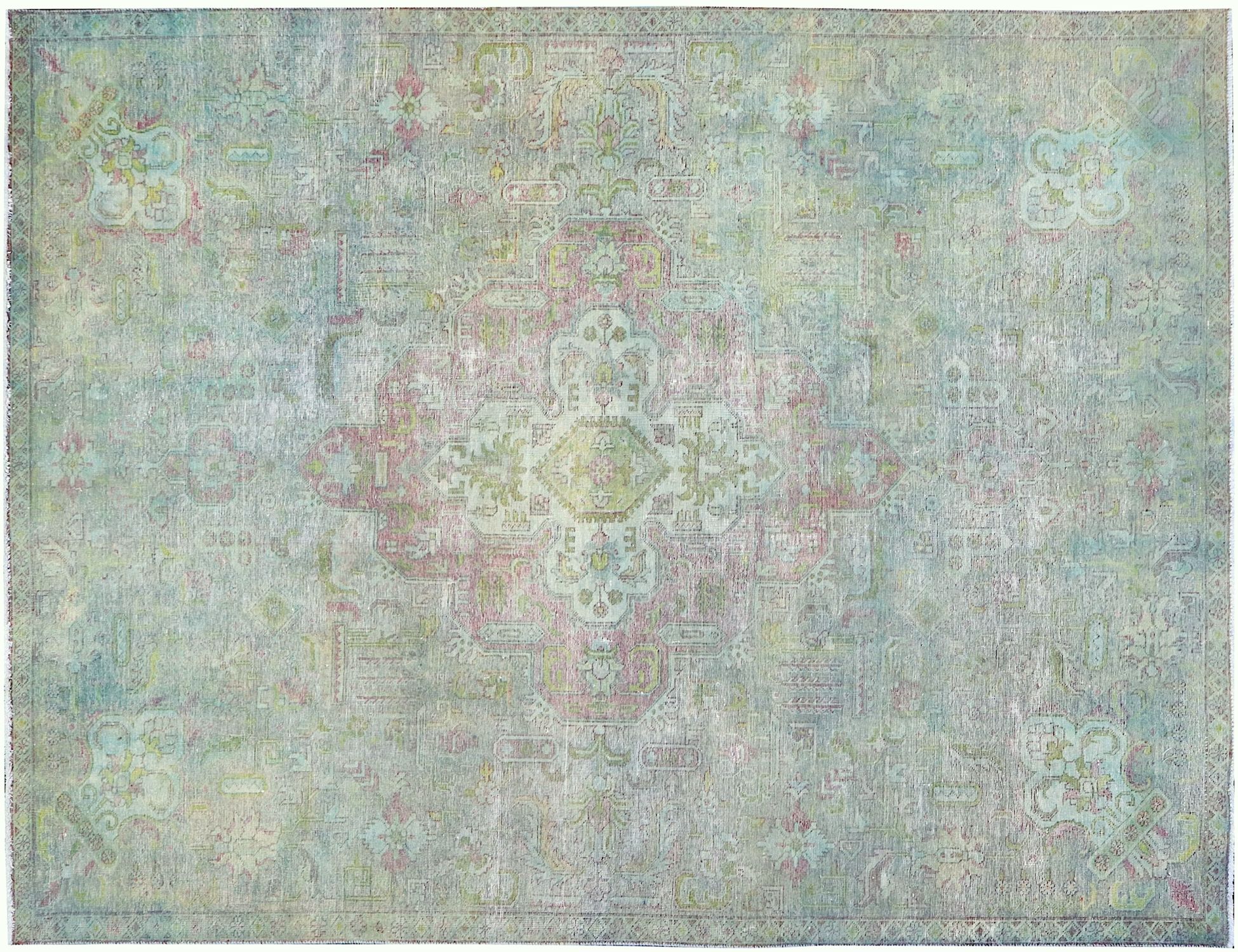 Persian Vintage    <br/>327 x 235 cm