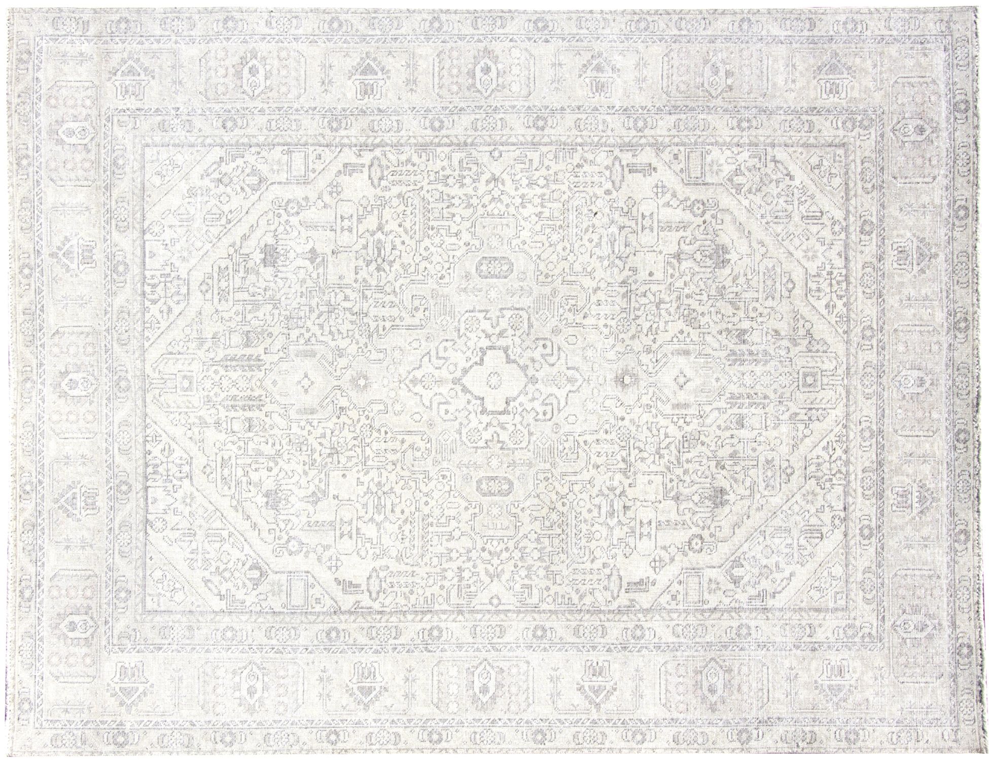 Persian Vintage    <br/>279 x 191 cm