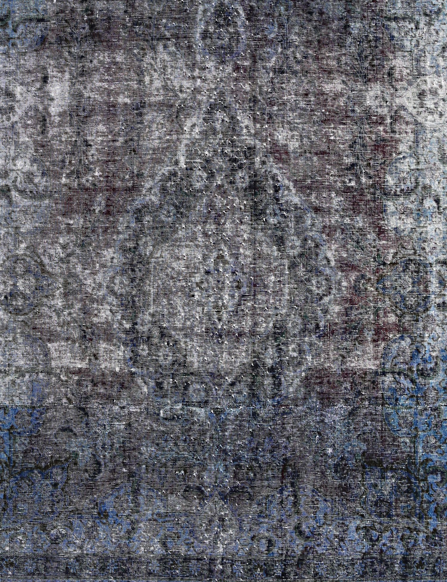 Vintage    <br/>335 x 293 cm