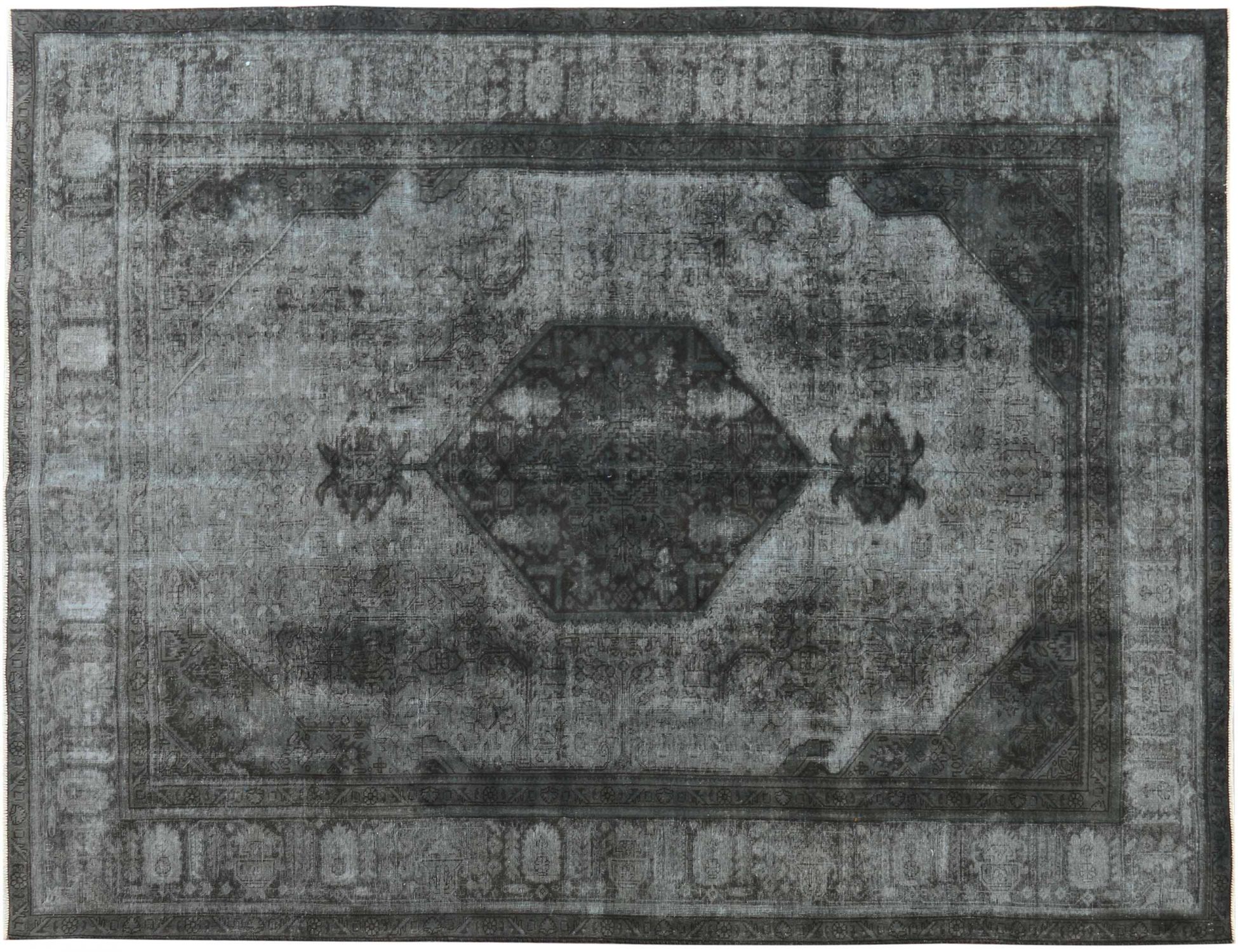 Vintage    <br/>378 x 284 cm