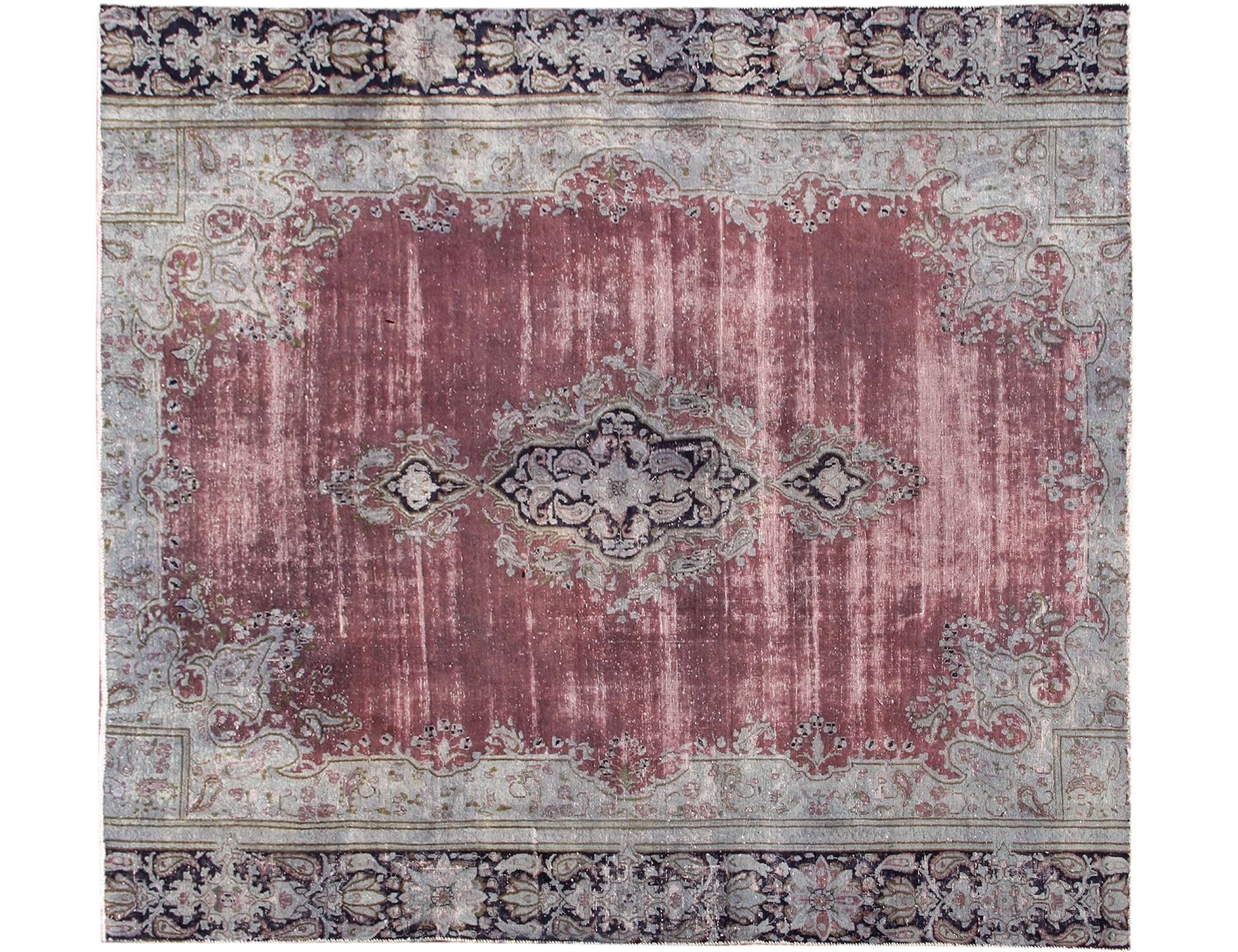 Persian Vintage    <br/>257 x 227 cm