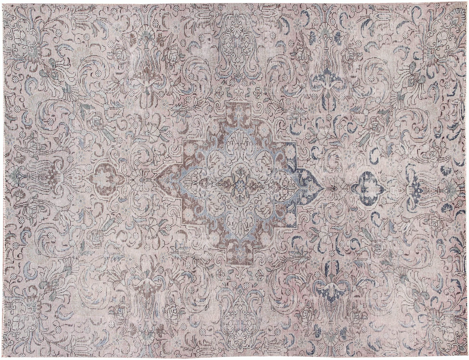 Persian vintage carpet  <br/>270 x 170 cm