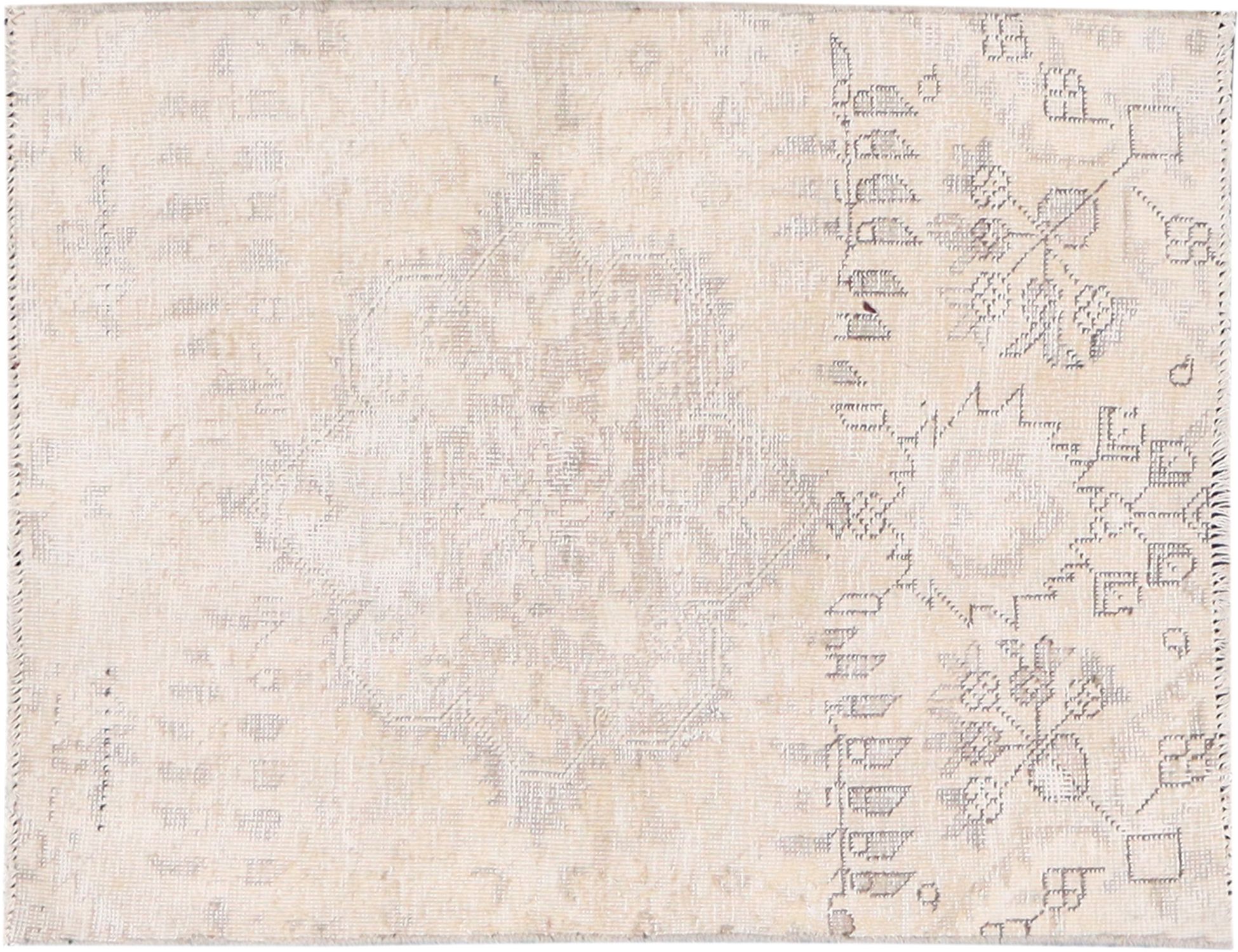 Persian Vintage    <br/>105 x 80 cm