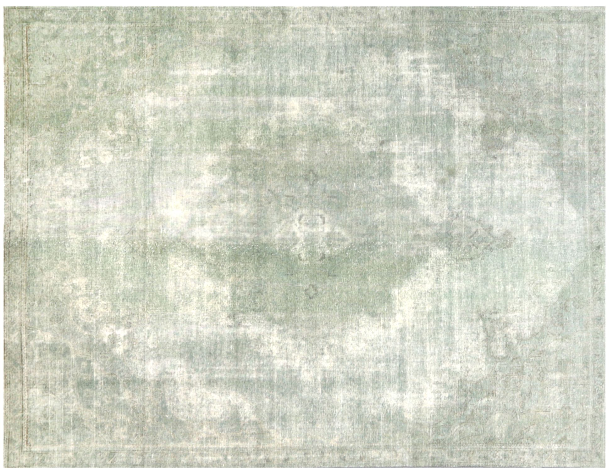 Persian Vintage    <br/>320 x 230 cm