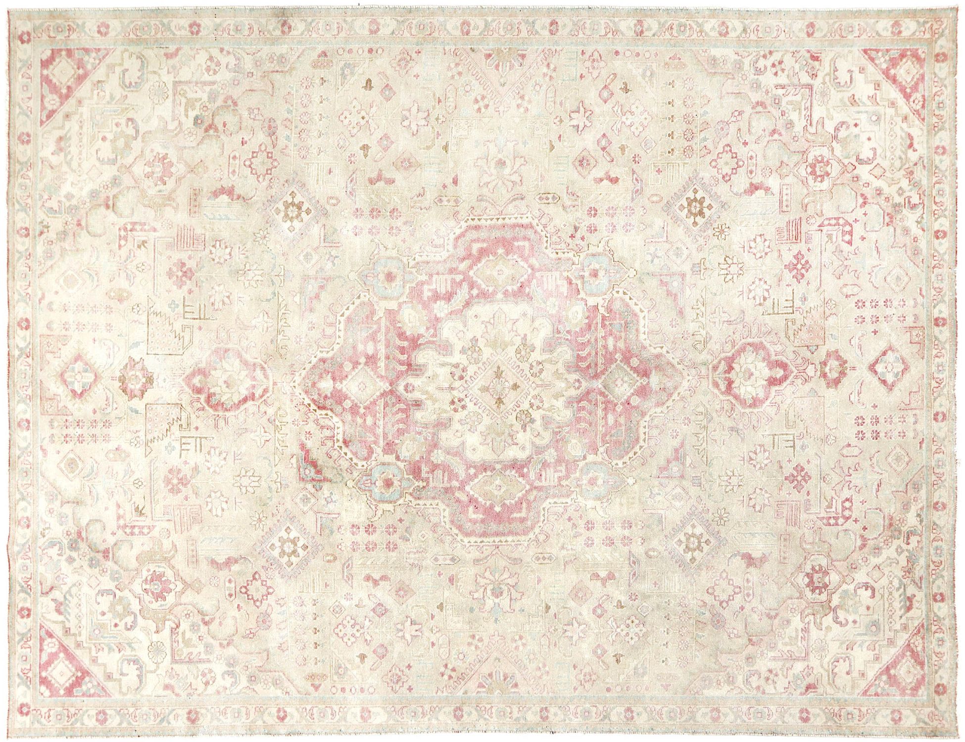 Persian Vintage    <br/>327 x 224 cm