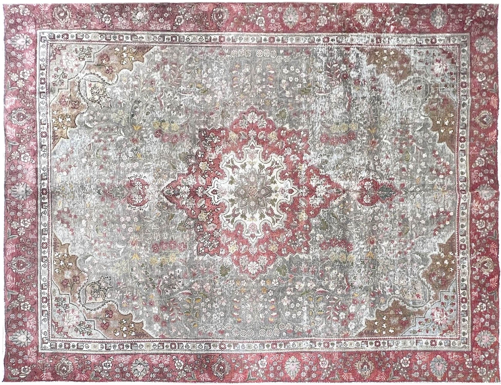 Retro Rug  <br/>370 x 272 cm