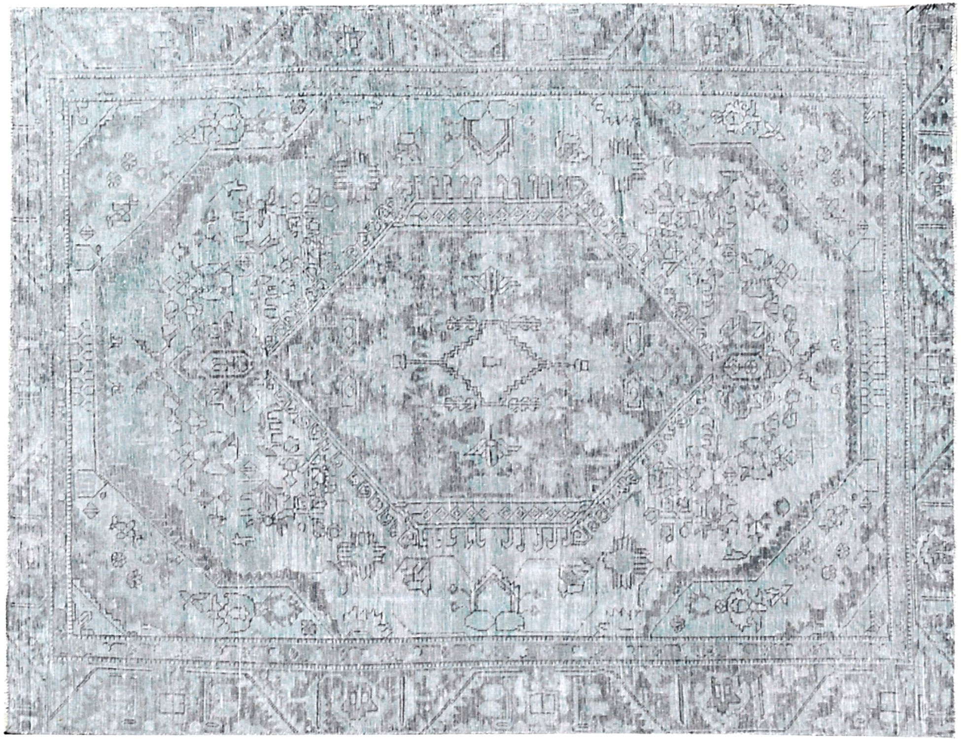 Persian vintage carpet  <br/>272 x 173 cm