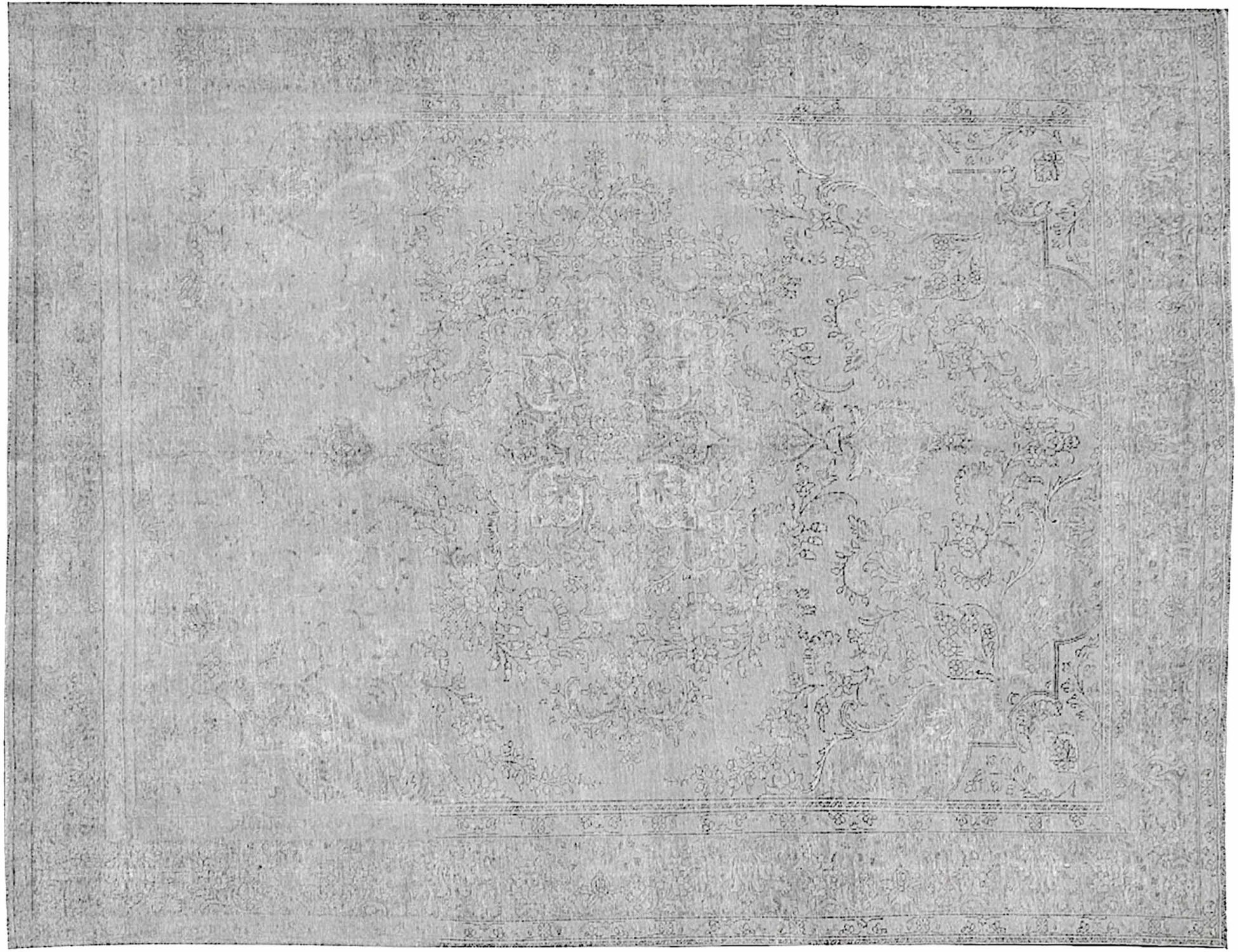 Vintage    <br/>374 x 287 cm