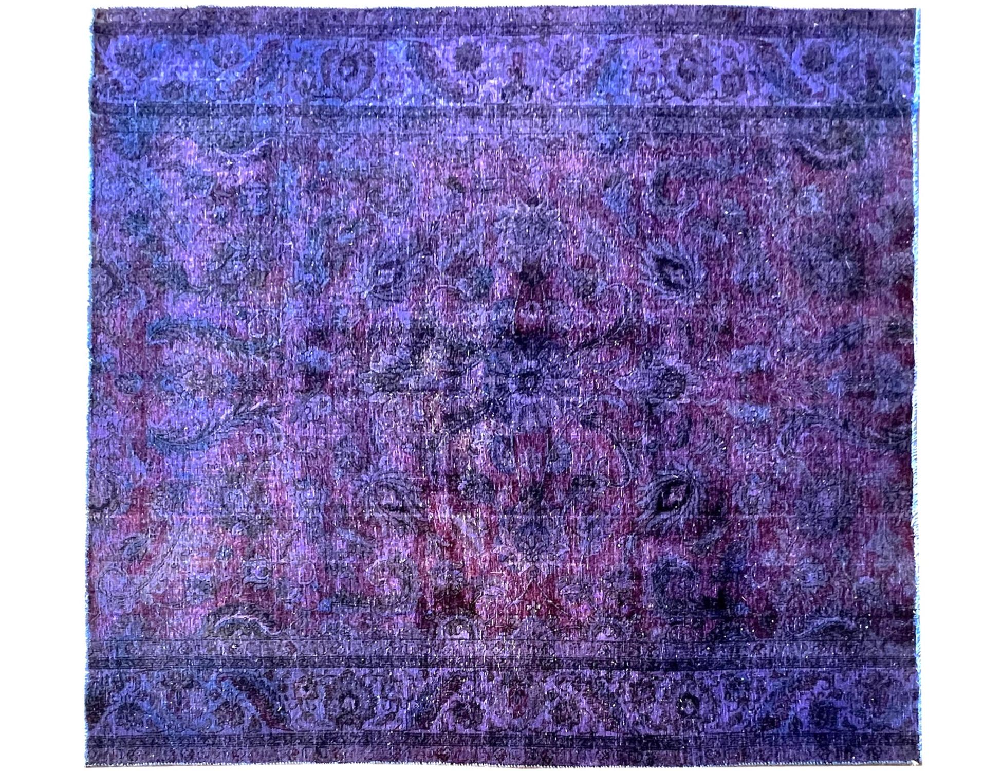Vintage    <br/>235 x 222 cm