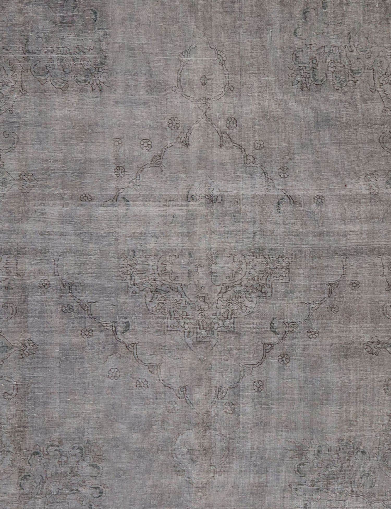 Persian Vintage    <br/>320 x 278 cm