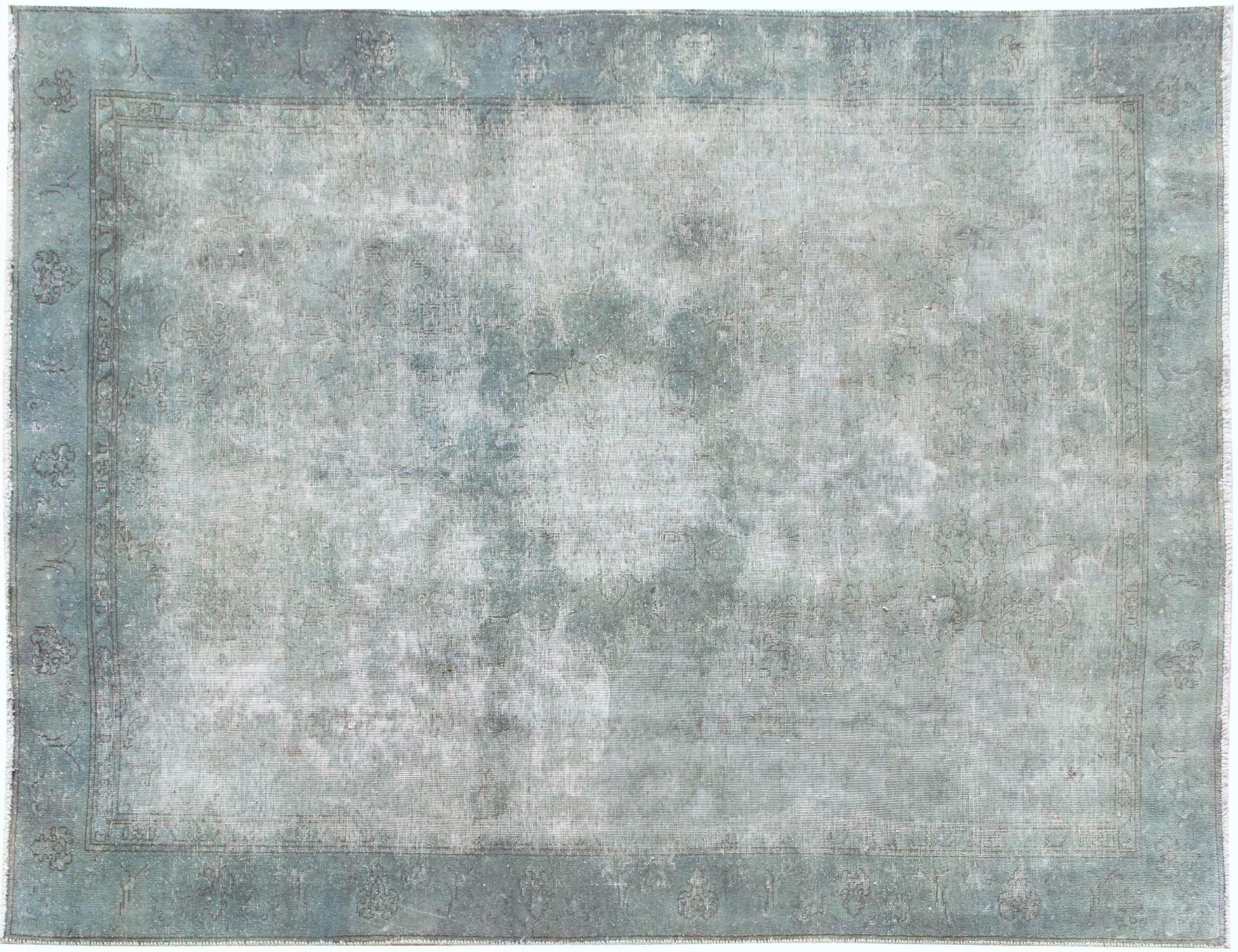 Persian Vintage    <br/>275 x 190 cm