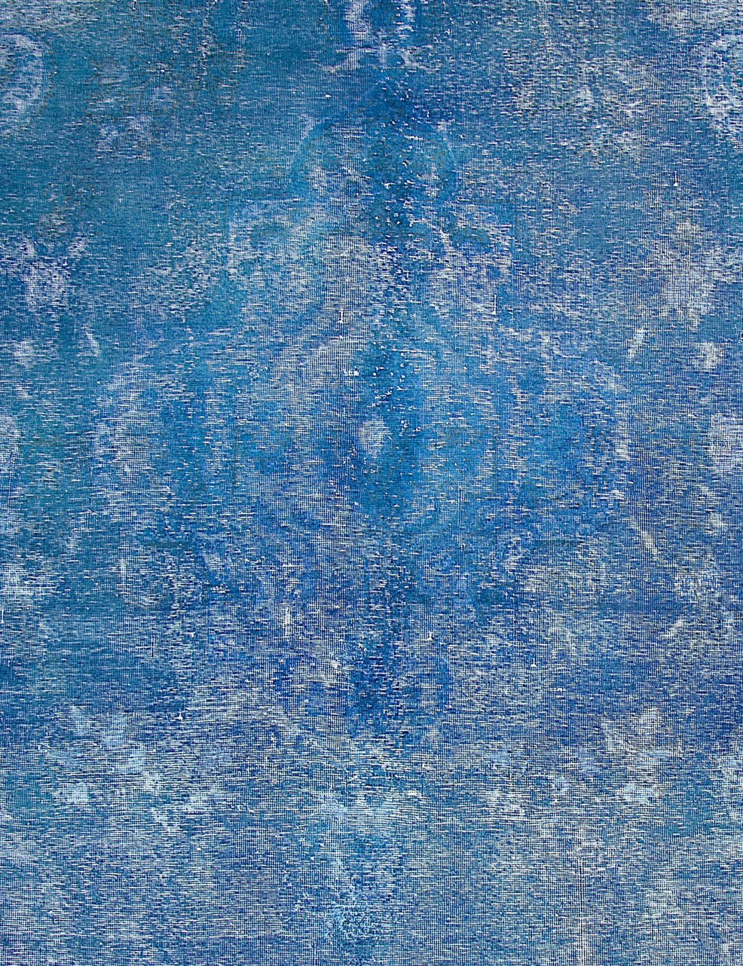 Persian vintage carpet  <br/>323 x 235 cm