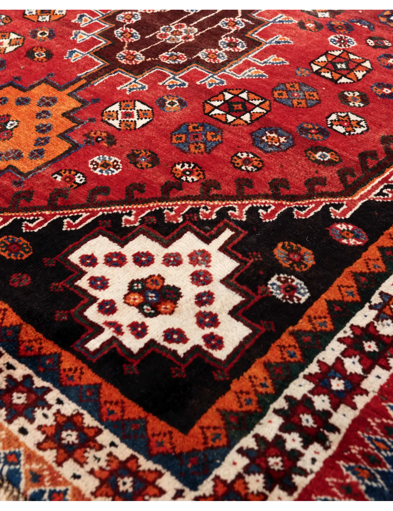 Shiraz  <br/>220 x 128 cm
