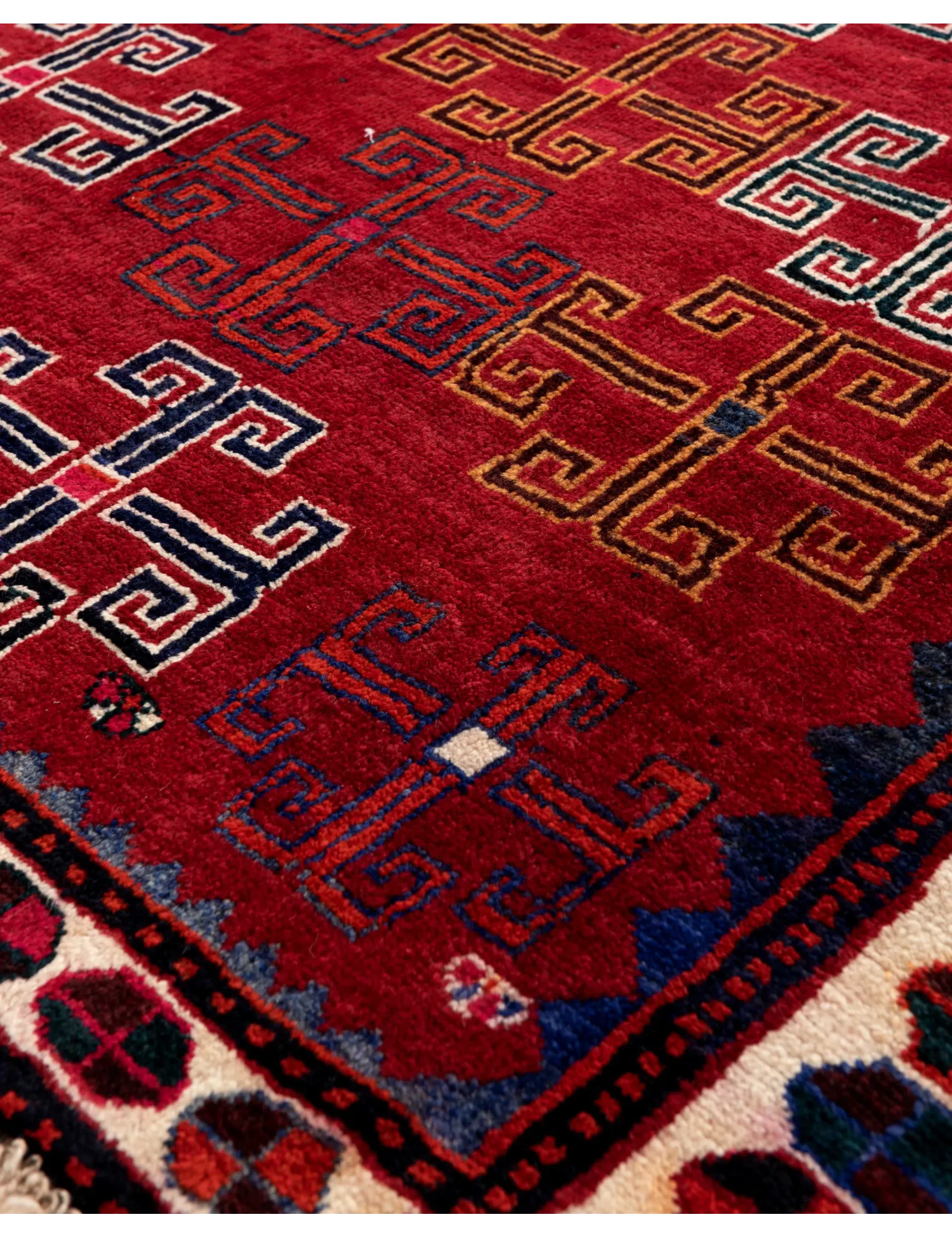 Shiraz  <br/>185 x 158 cm
