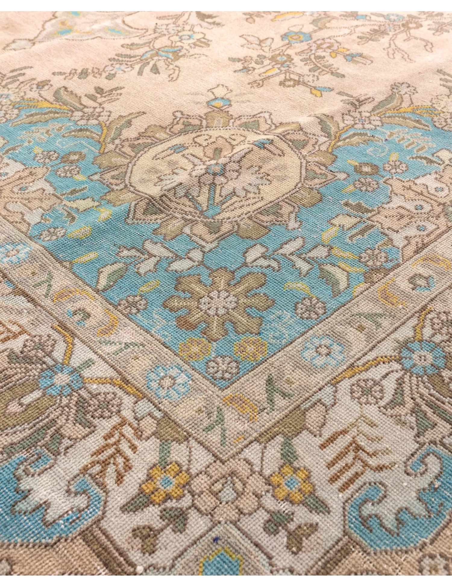 Persian Vintage    <br/>374 x 274 cm