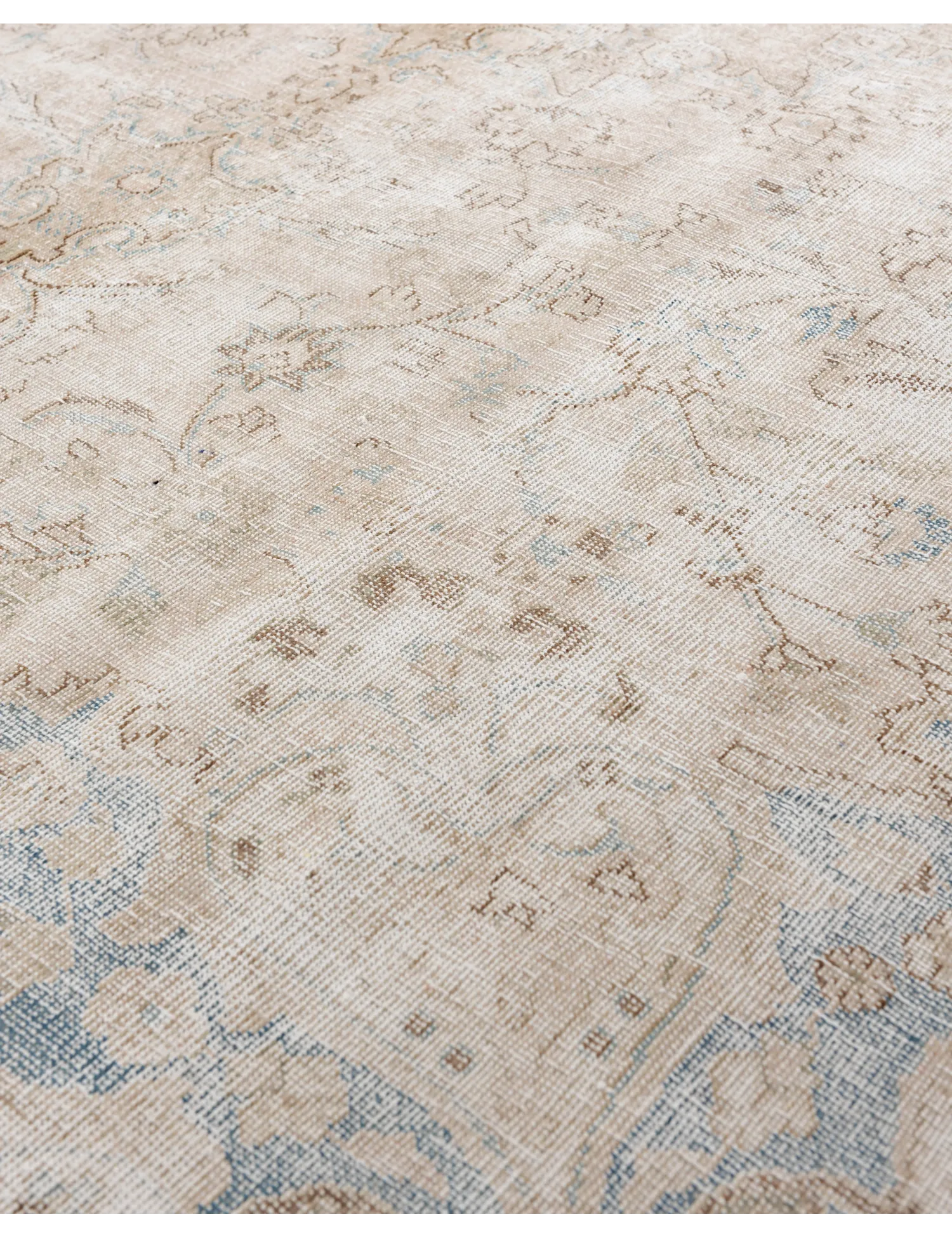 Persian Vintage    <br/>265 x 180 cm