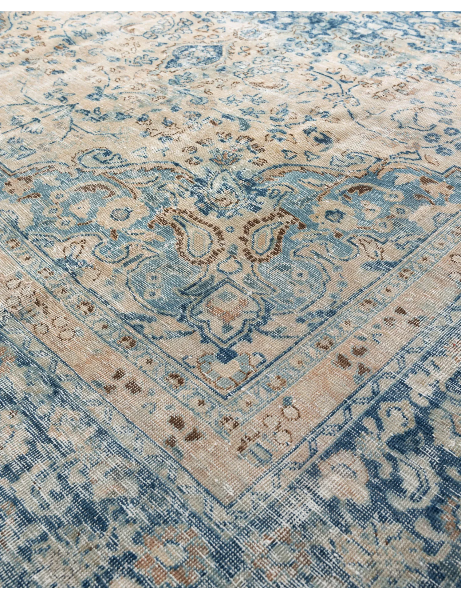 Persian Vintage    <br/>332 x 235 cm