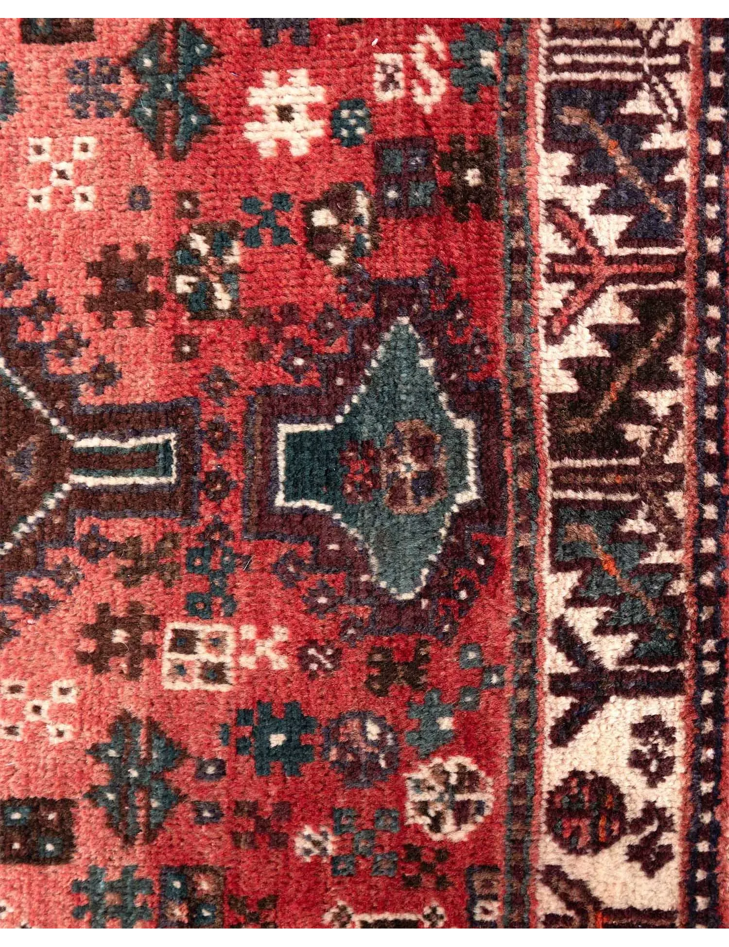 Shiraz  <br/>205 x 152 cm