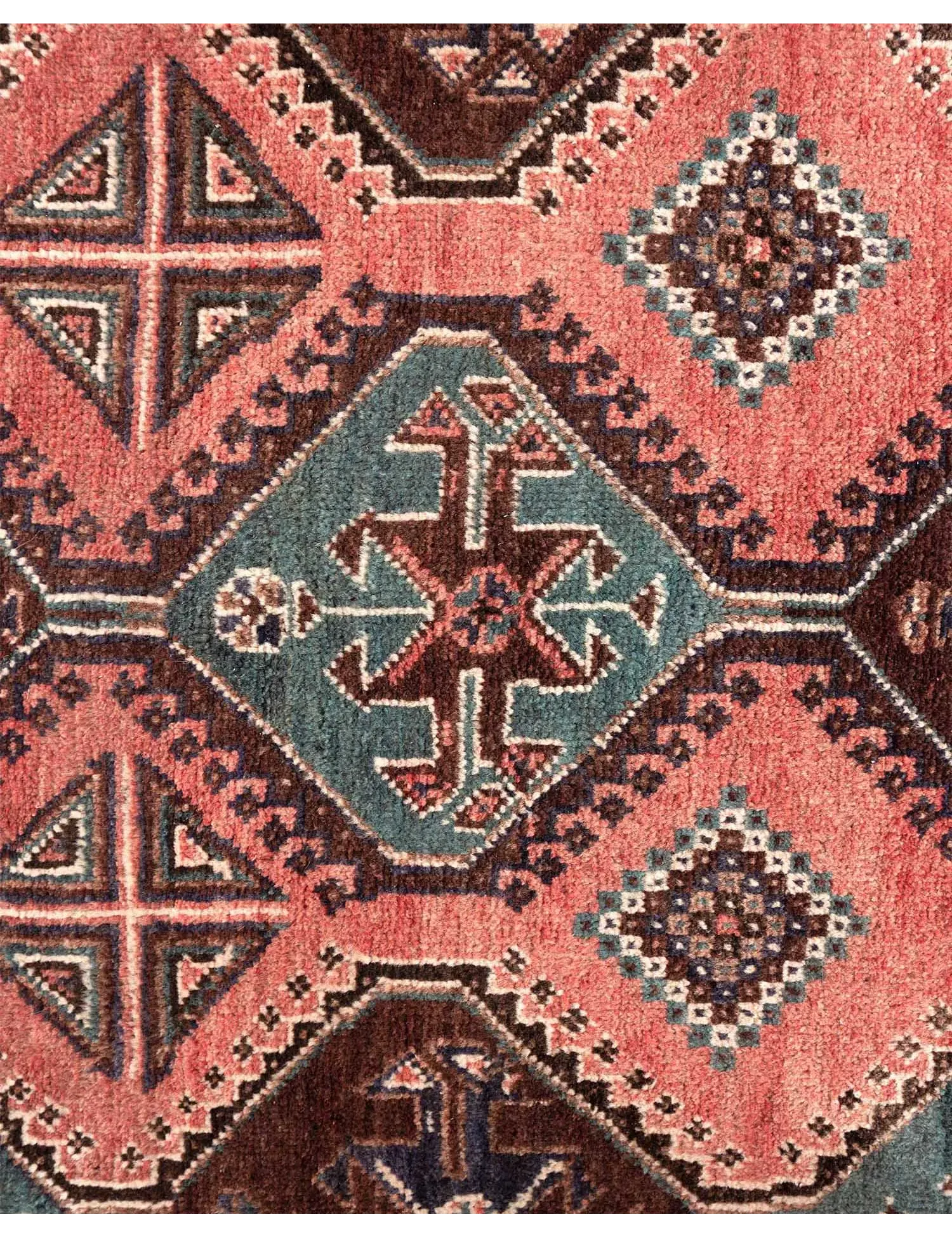 Shiraz  <br/>205 x 152 cm