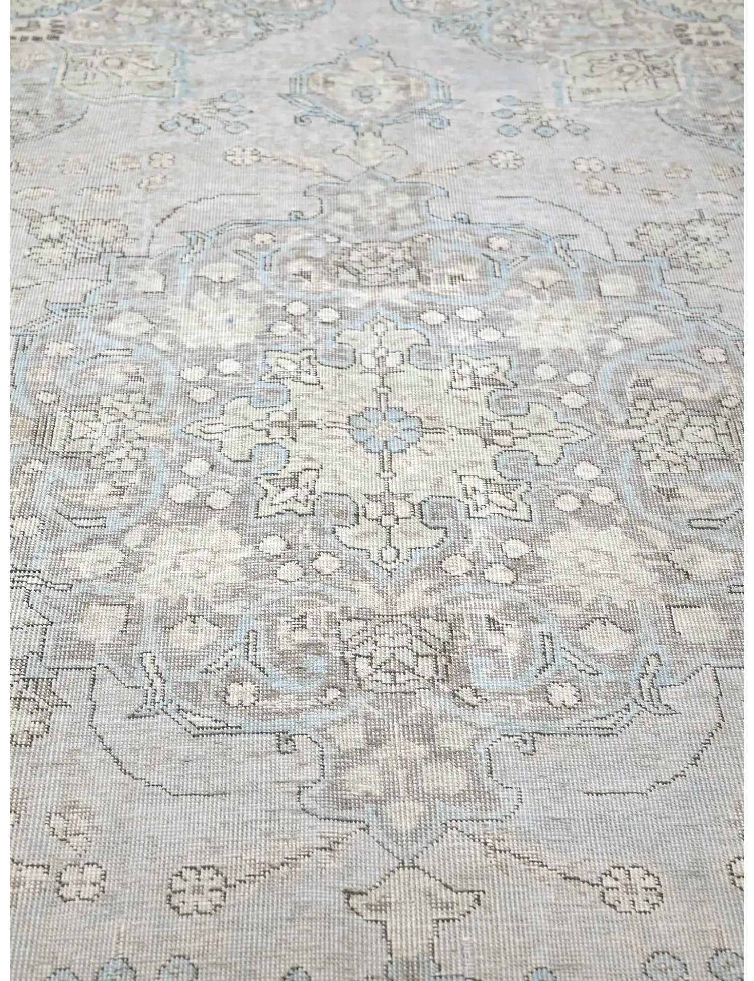 Persian Vintage    <br/>303 x 203 cm