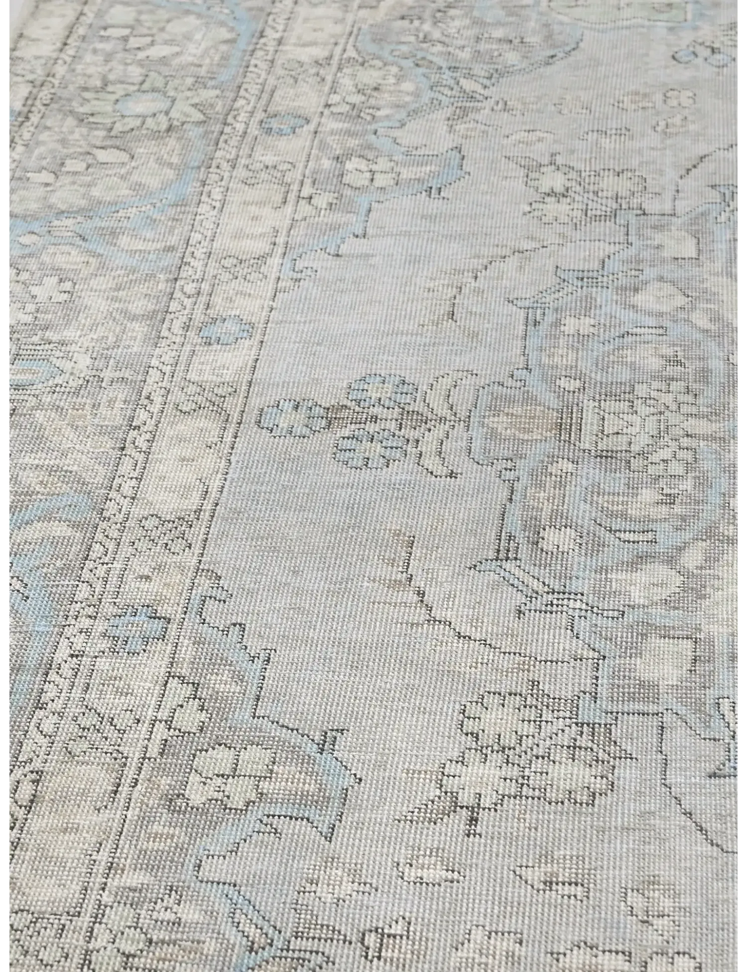 Persian Vintage    <br/>303 x 203 cm