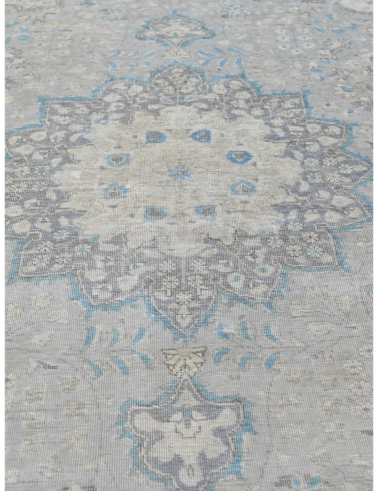 Persian Vintage    <br/>306 x 203 cm