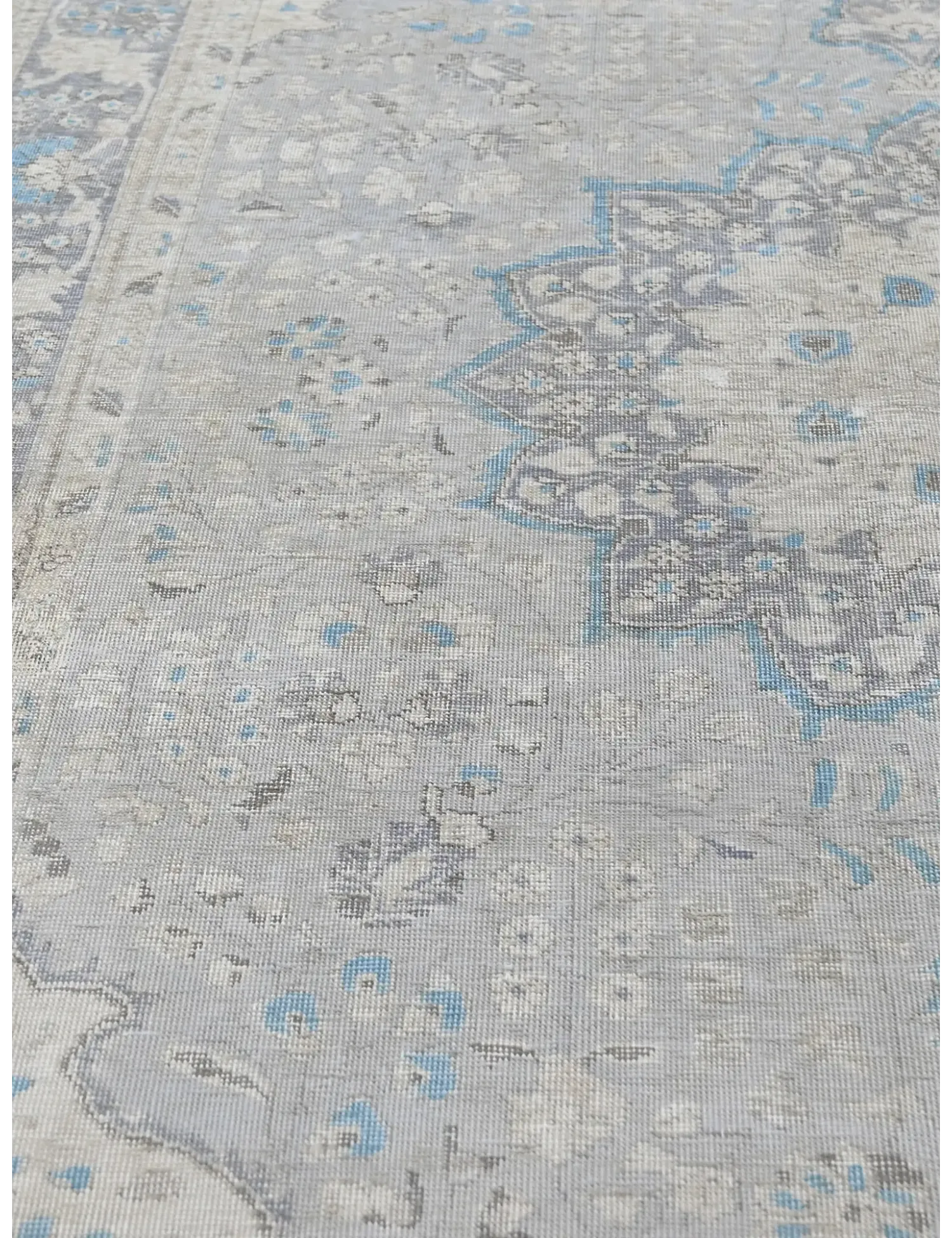 Persian Vintage    <br/>306 x 203 cm