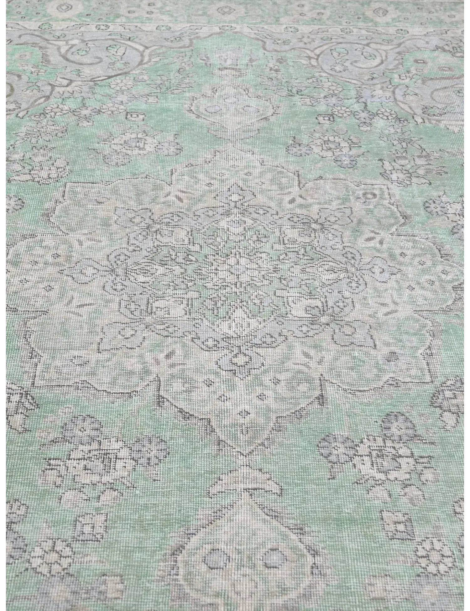 Persian Vintage    <br/>275 x 201 cm
