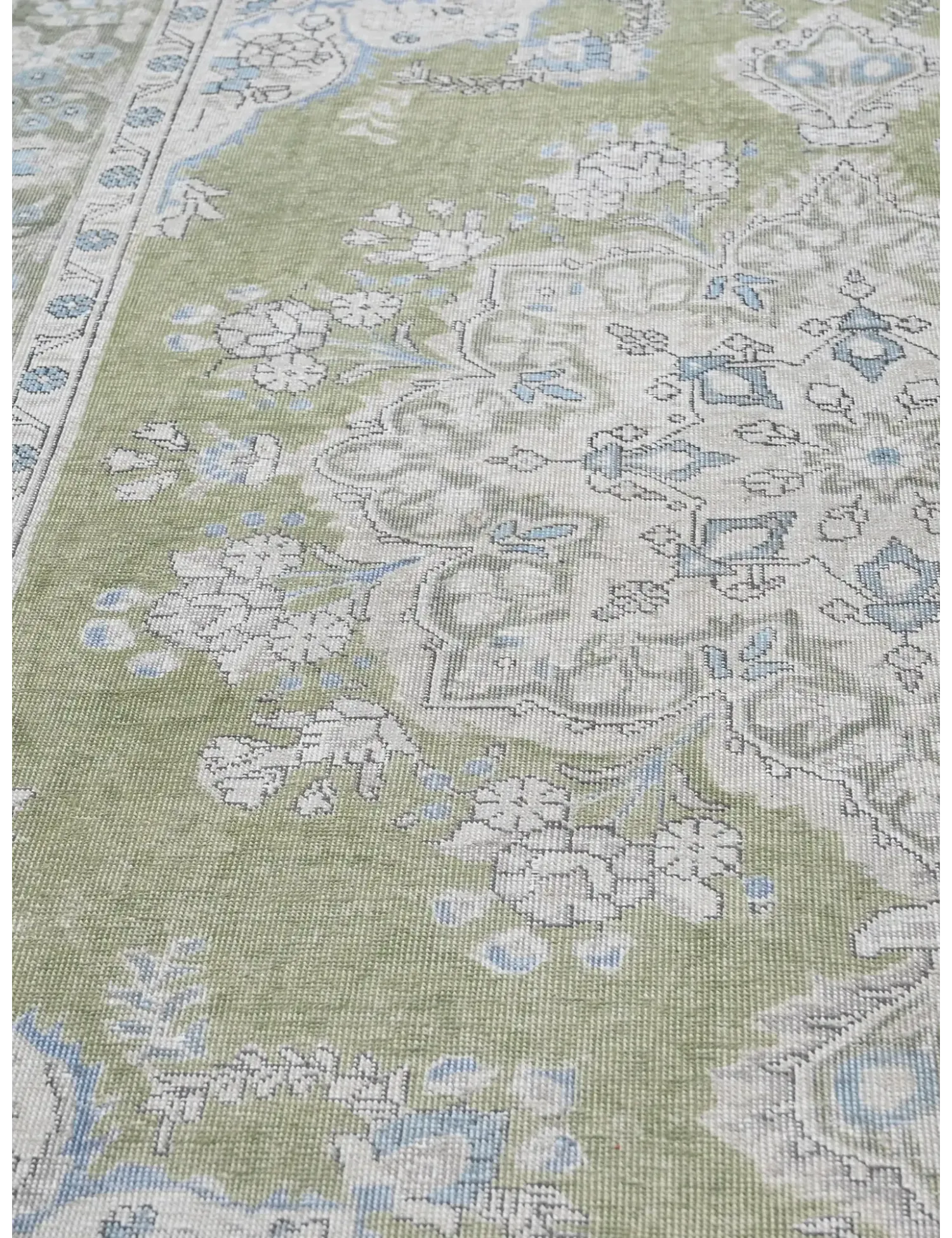 Persian Vintage    <br/>275 x 199 cm