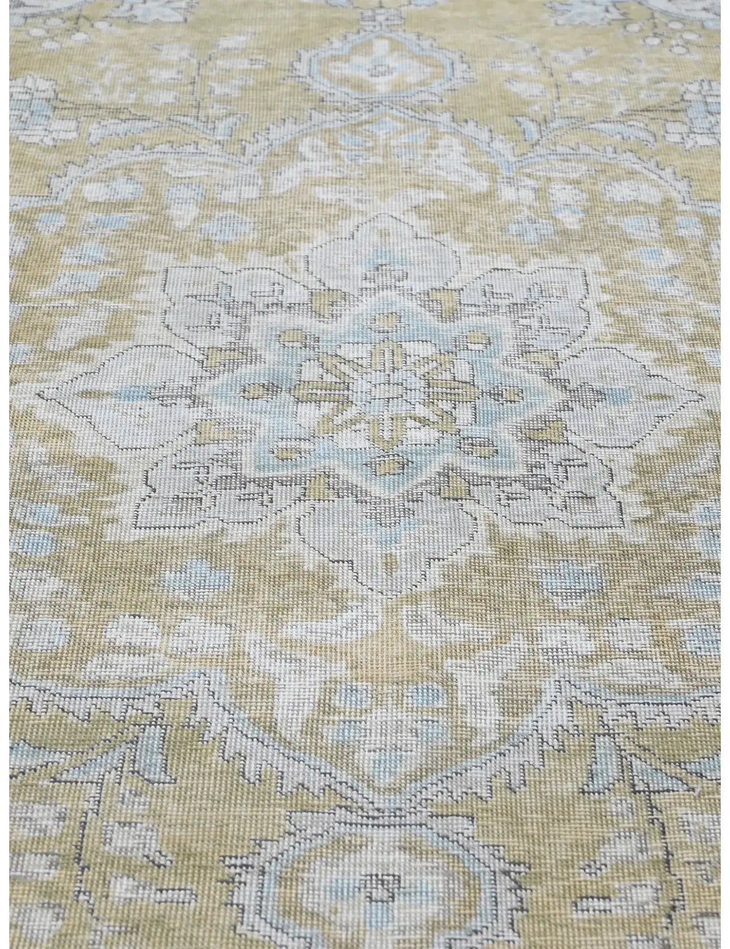 Persian Vintage    <br/>276 x 192 cm