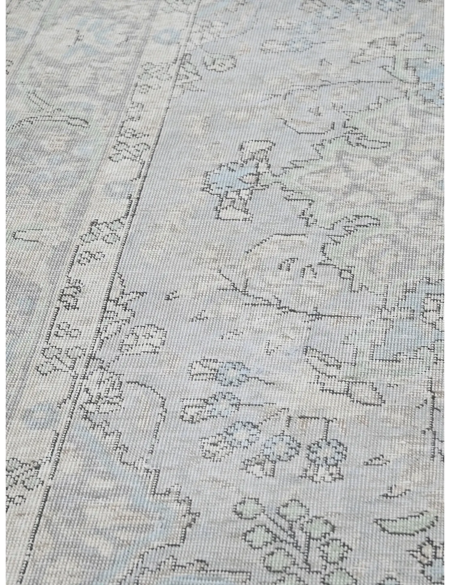 Persian Vintage    <br/>275 x 190 cm