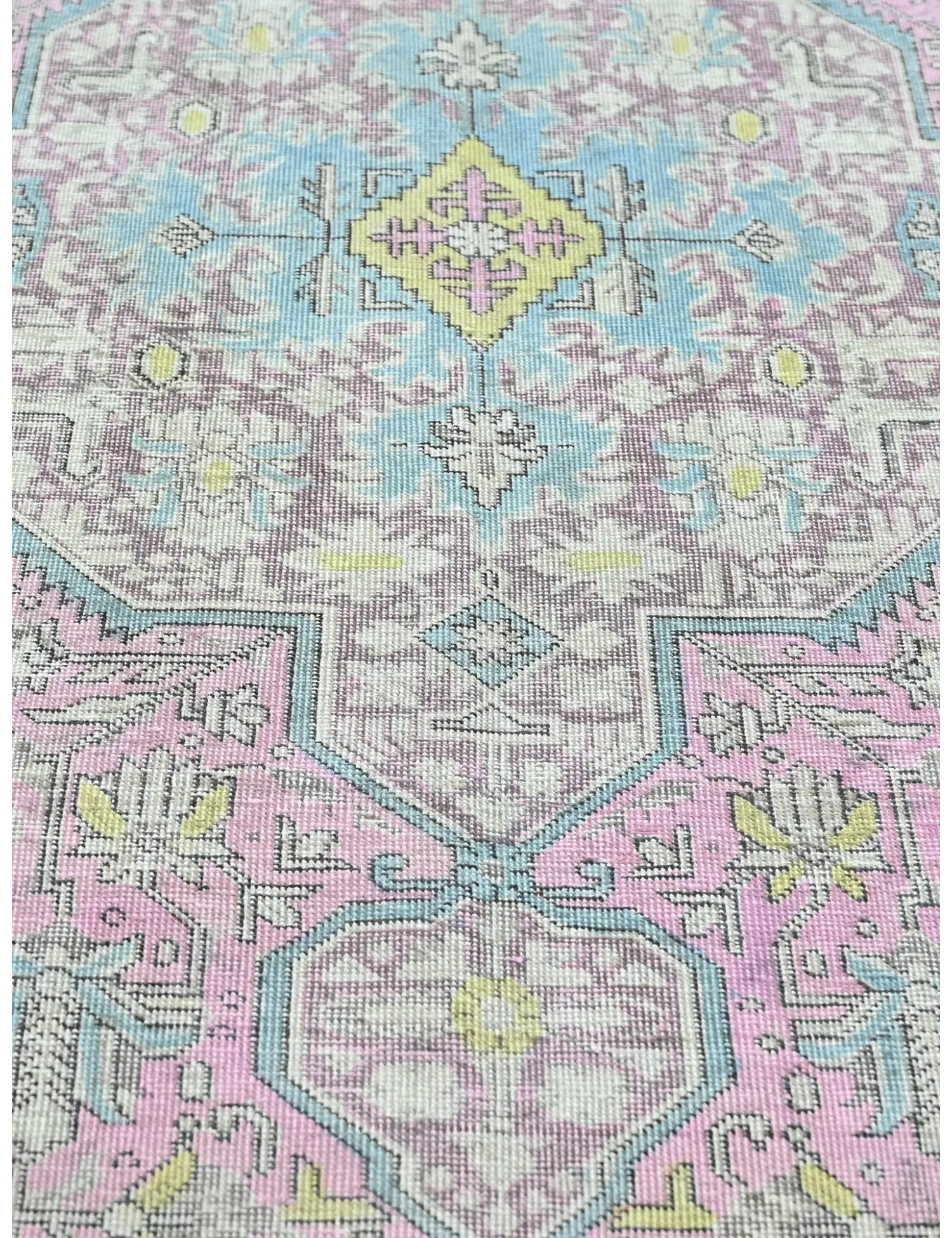 Persian Vintage    <br/>279 x 192 cm