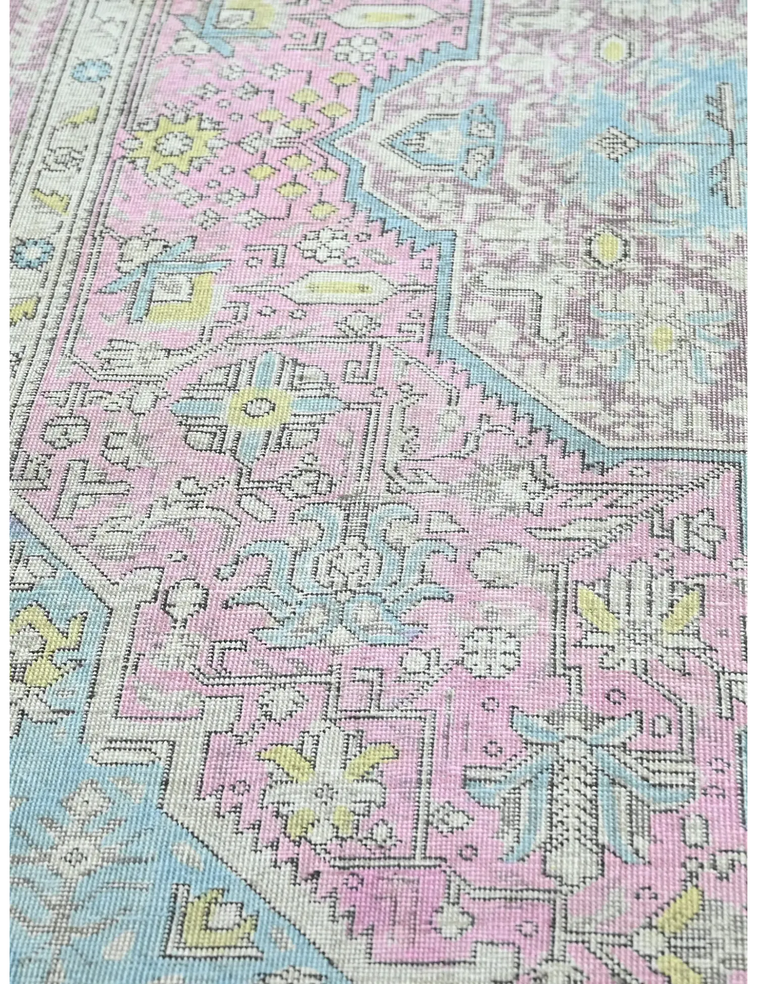 Persian Vintage    <br/>279 x 192 cm
