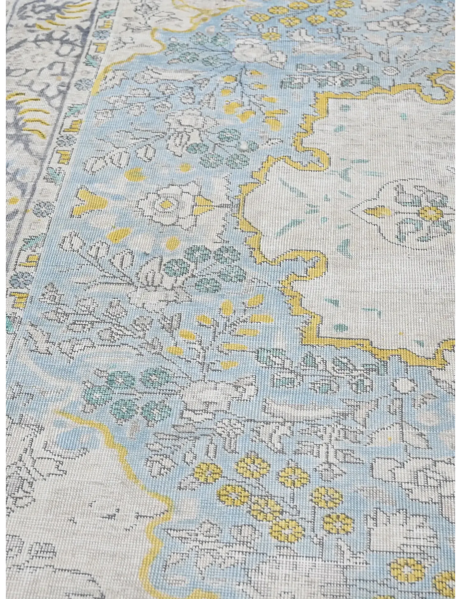 Persian Vintage    <br/>274 x 194 cm