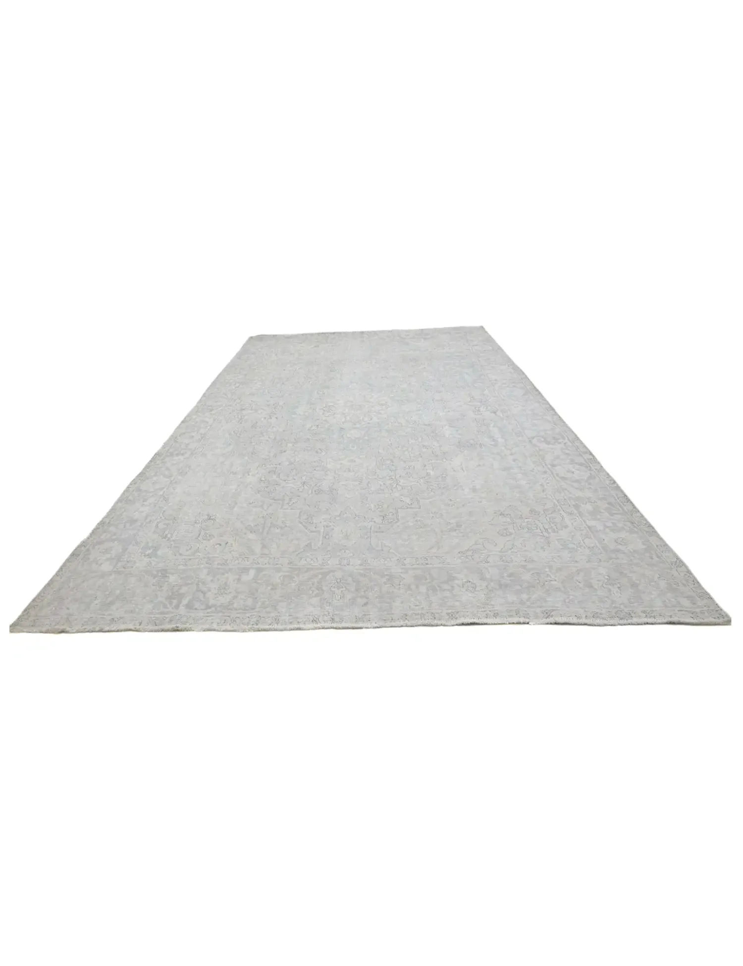 Persian Vintage    <br/>365 x 294 cm