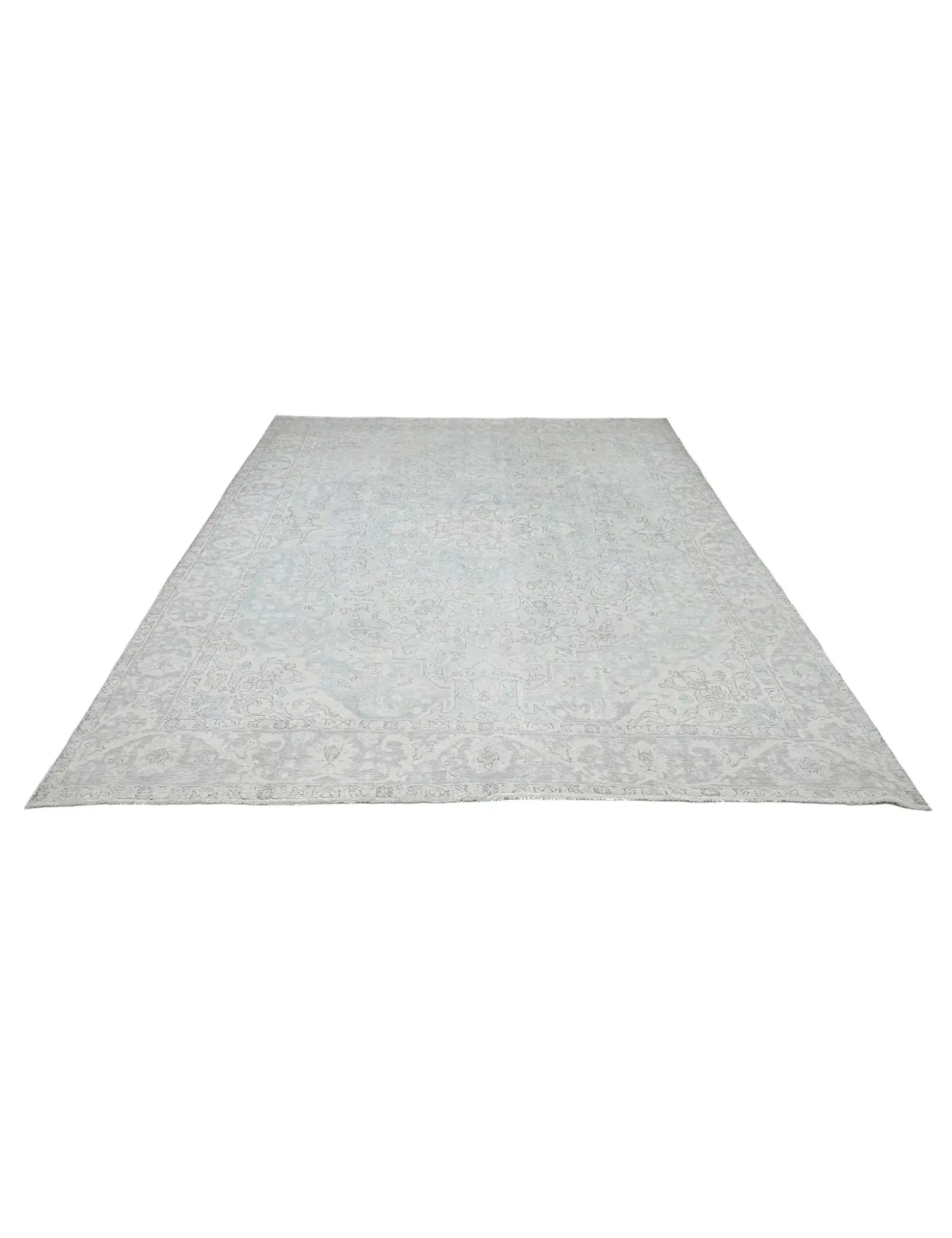 Persian Vintage    <br/>365 x 294 cm