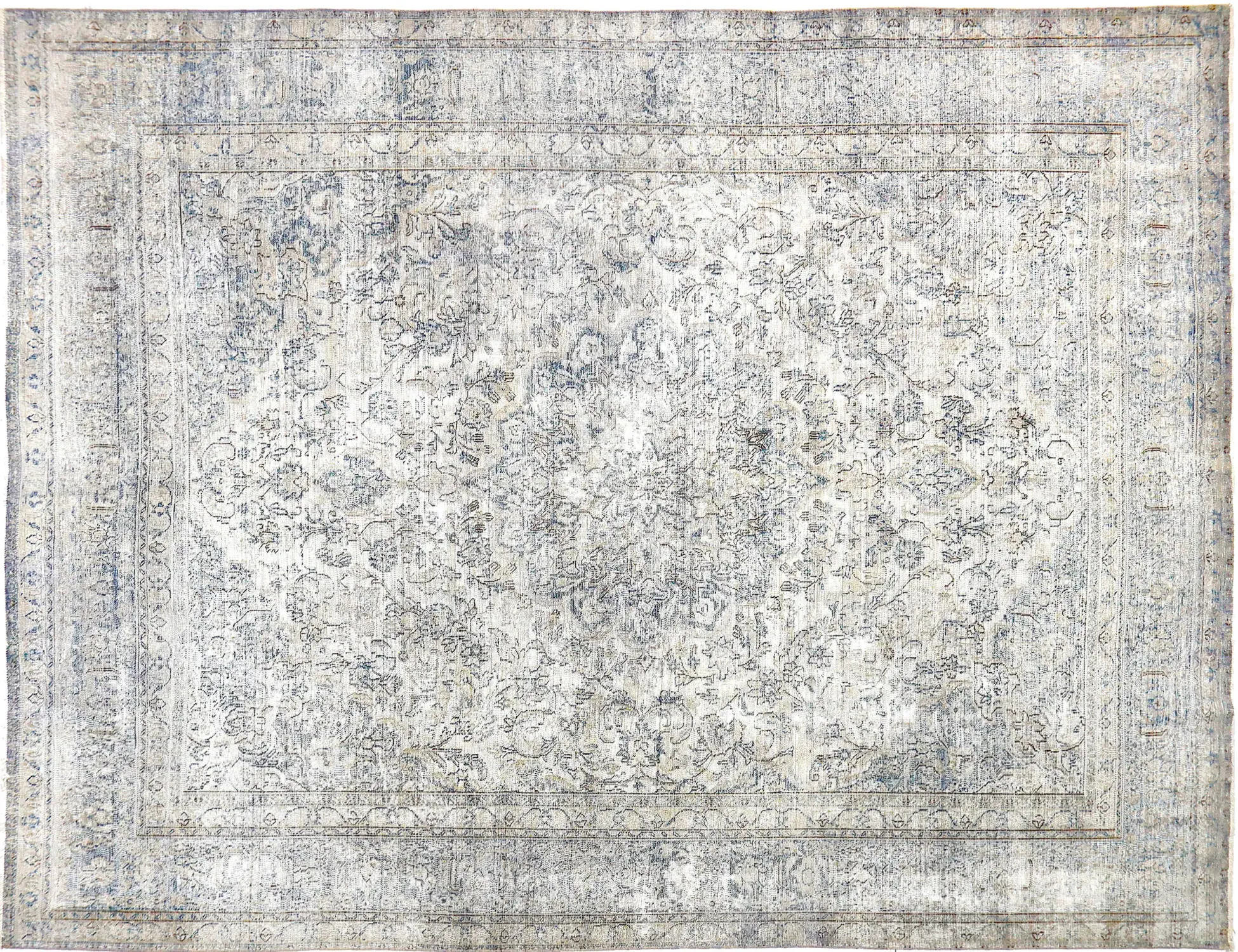 Persian Vintage    <br/>365 x 282 cm