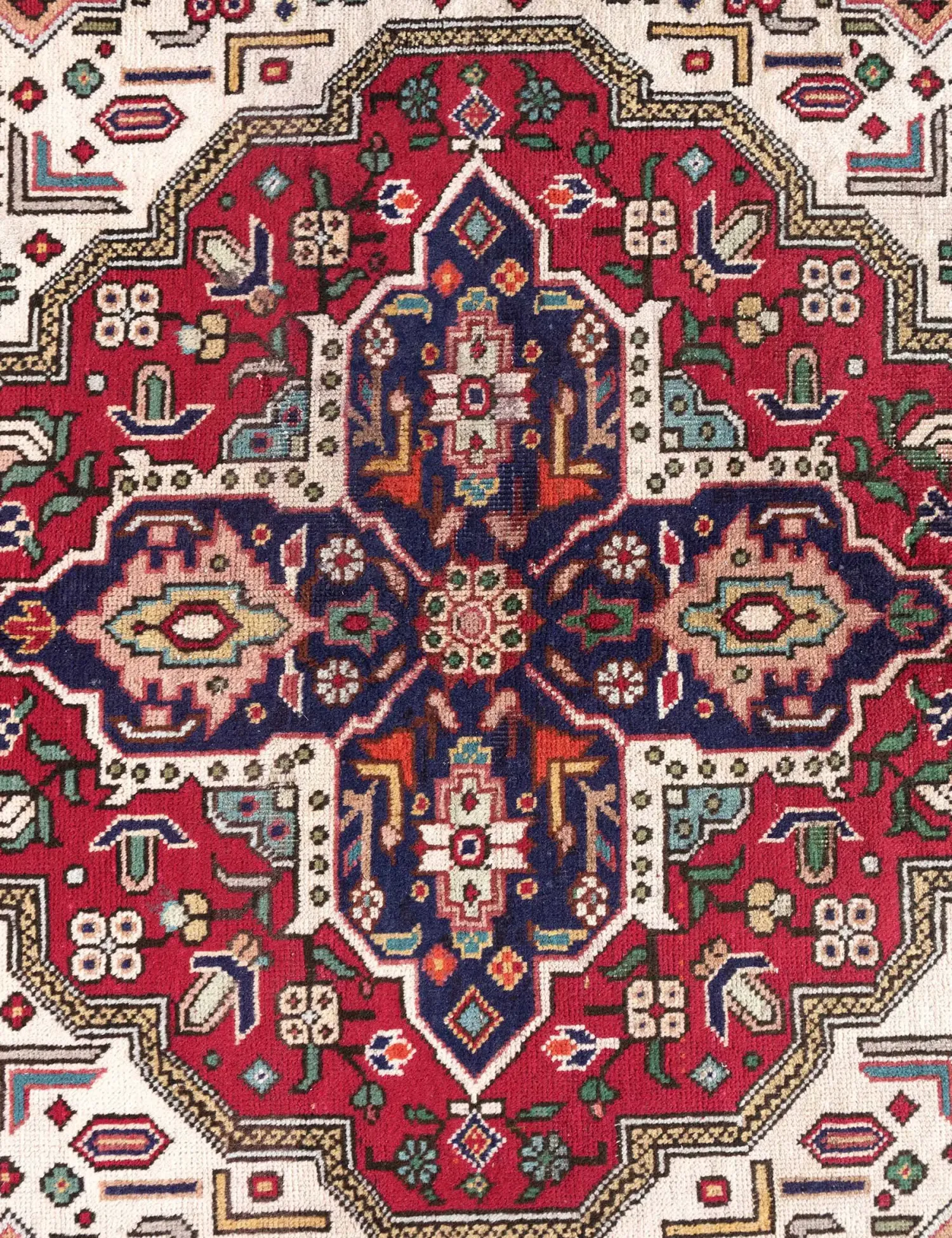 Tabriz    <br/>305 x 197 cm